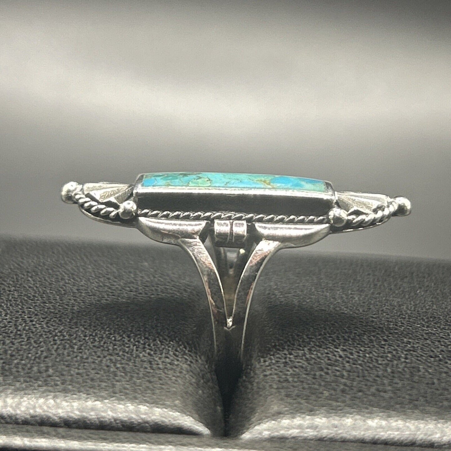 New Condition Sterling Silver Art Deco Turquoise Ring Size 9.50