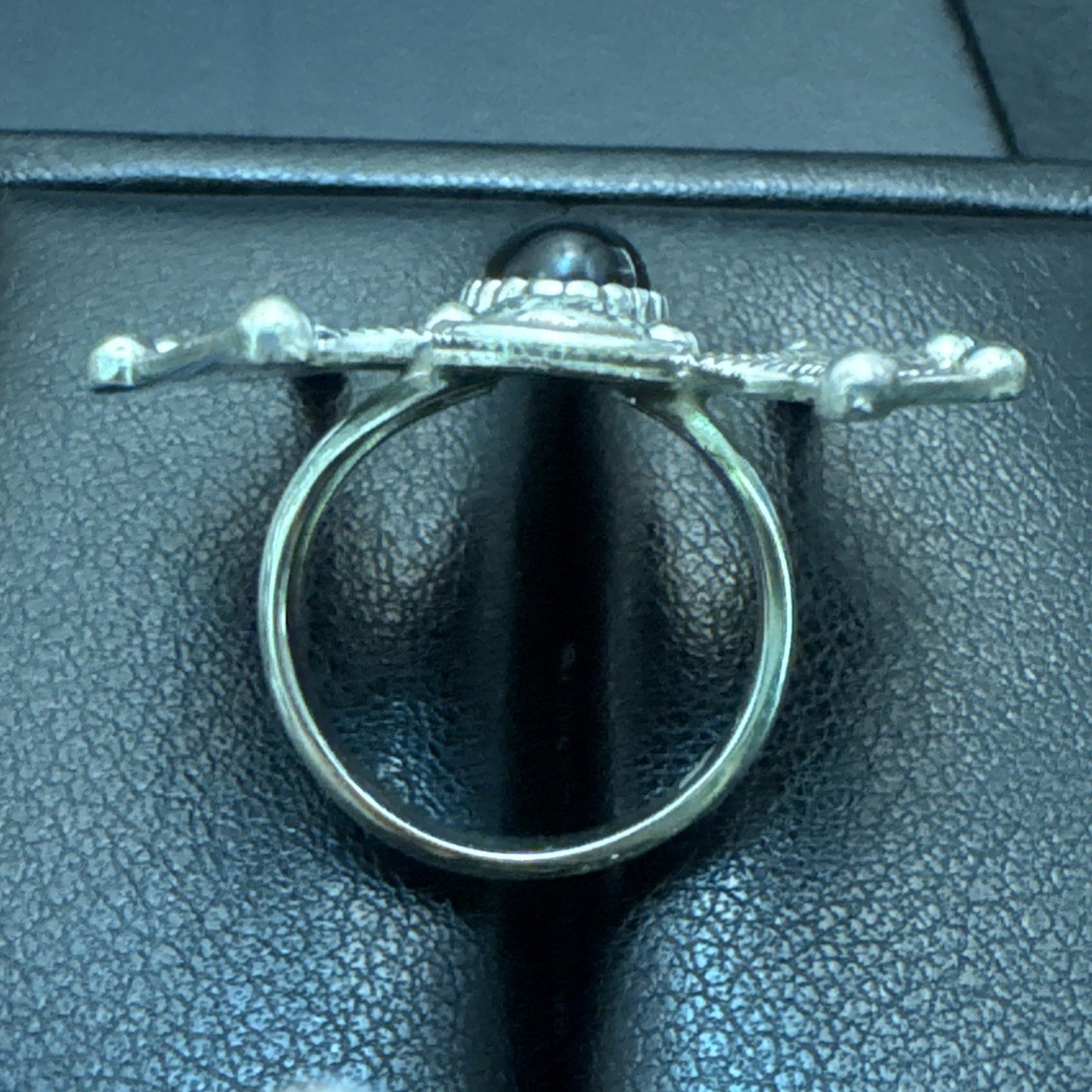 EUC Sterling Silver Onyx Spider Web Ring 8g Size 7 U5