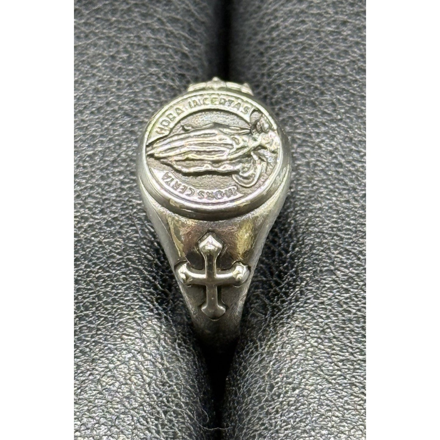 New Condition Sterling Silver Praying Hands Ring Size 7.00 925