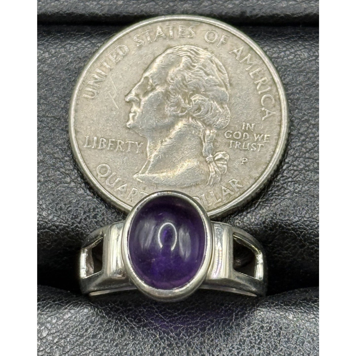 Excellent Used Condition Genuine Amethyst Ring Size 7.00 P19