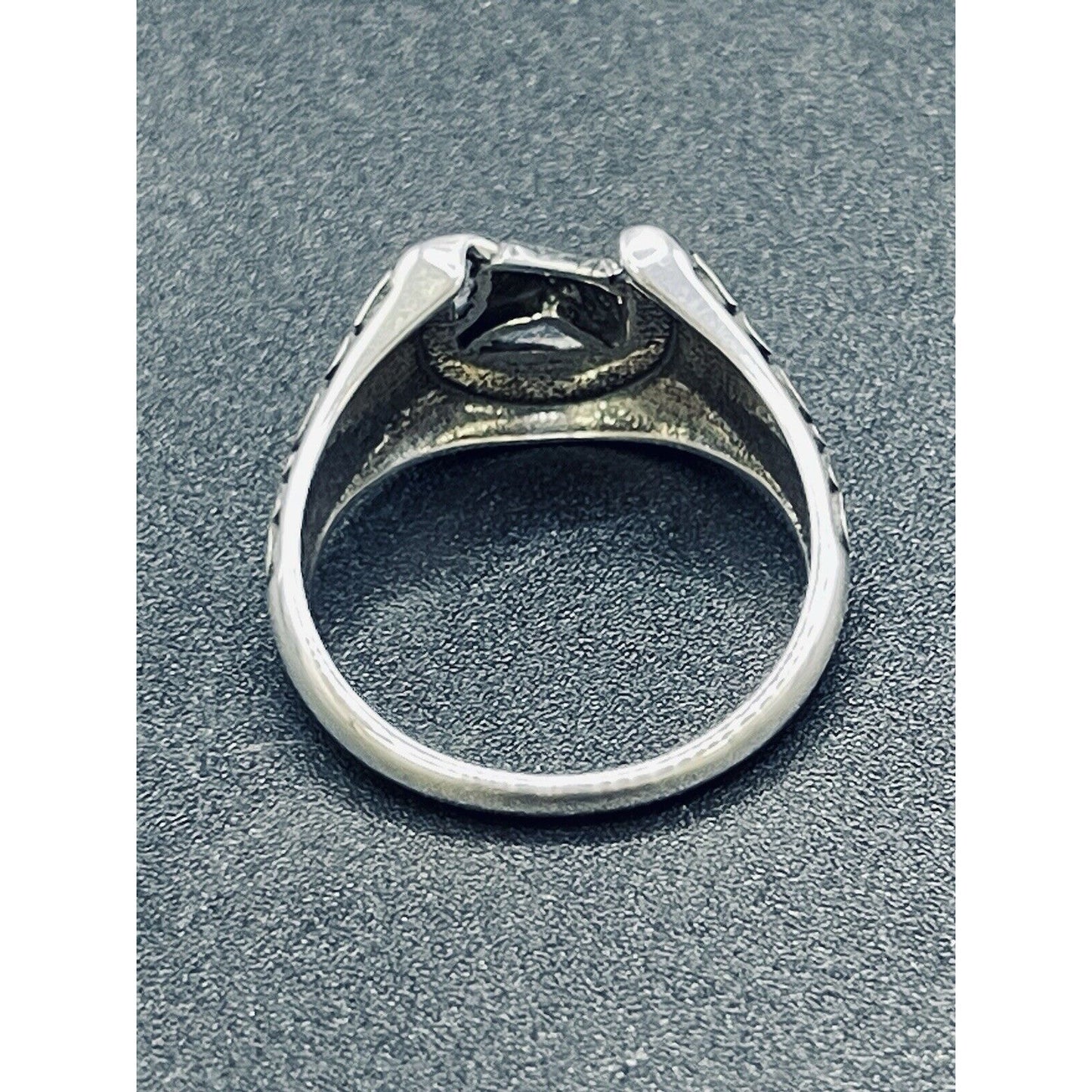New Condition Sterling Silver Horseshoe Ring Size 9.50
