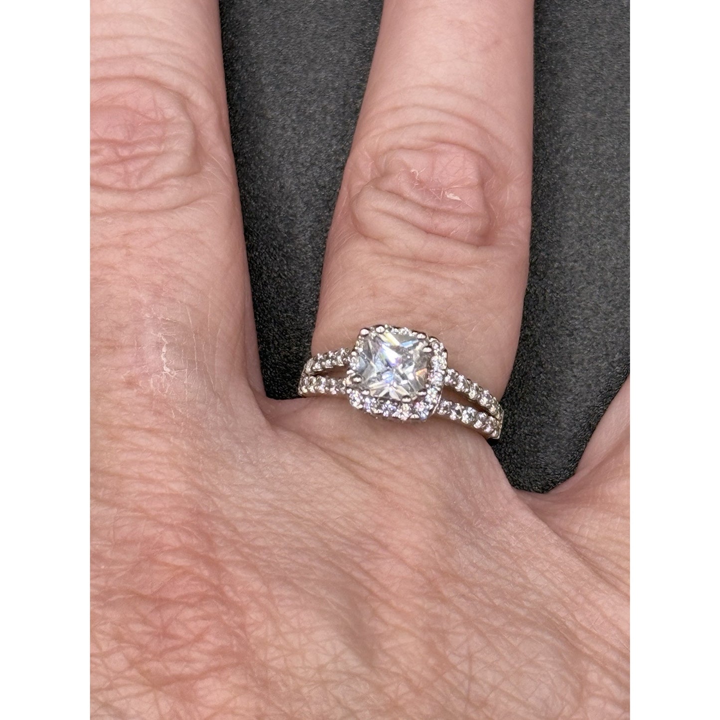 EUC Sterling Silver Cubic Zirconia Halo Ring Size 6.00 925 P5