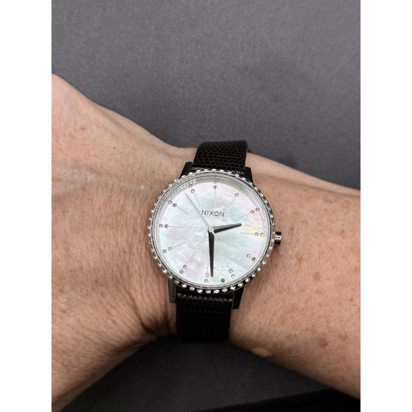 Nixon Kensington Pearl Cubic Zirconia 38MM Watch New Battery N13