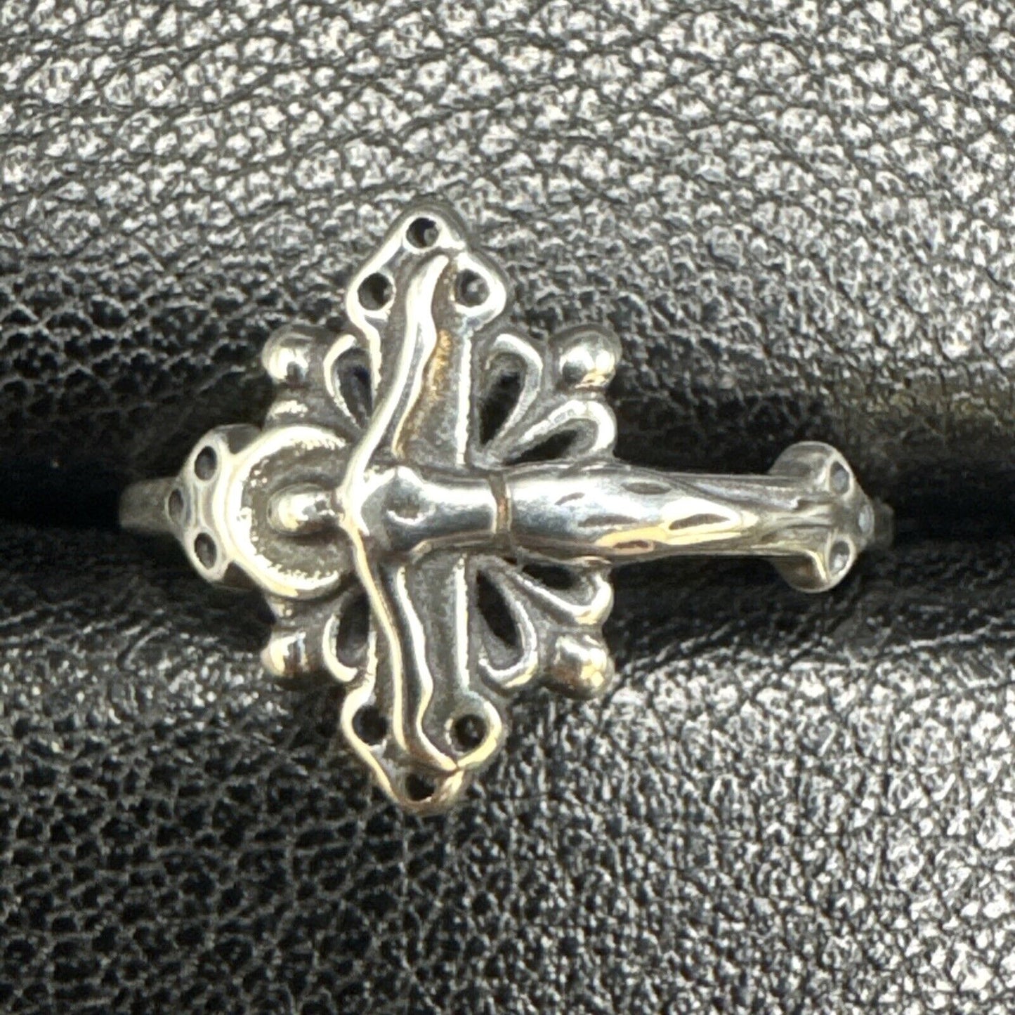 New Condition Sterling Silver Crucifix Ring 925 Size 6.75