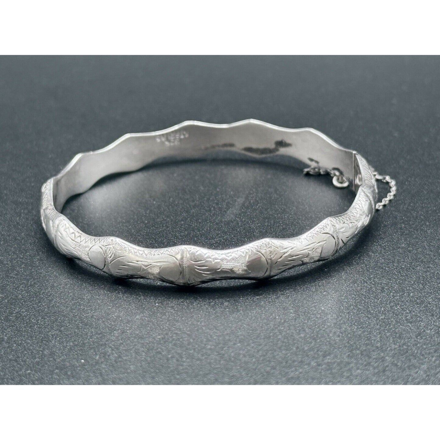 Vintage Sterling Silver Scalloped Hinged Bangle 925 12 Grams M27