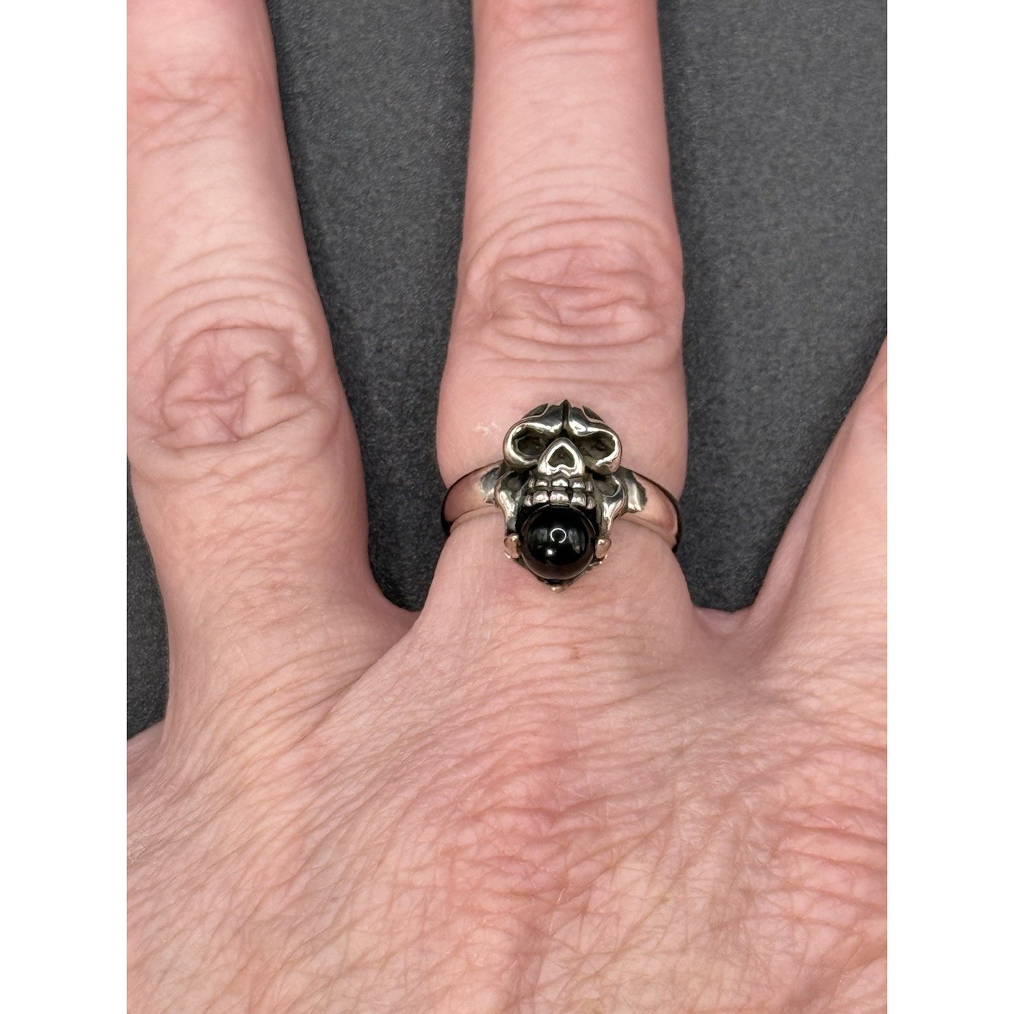 New Condition Sterling Silver Onyx Skull Ring Size 7.00