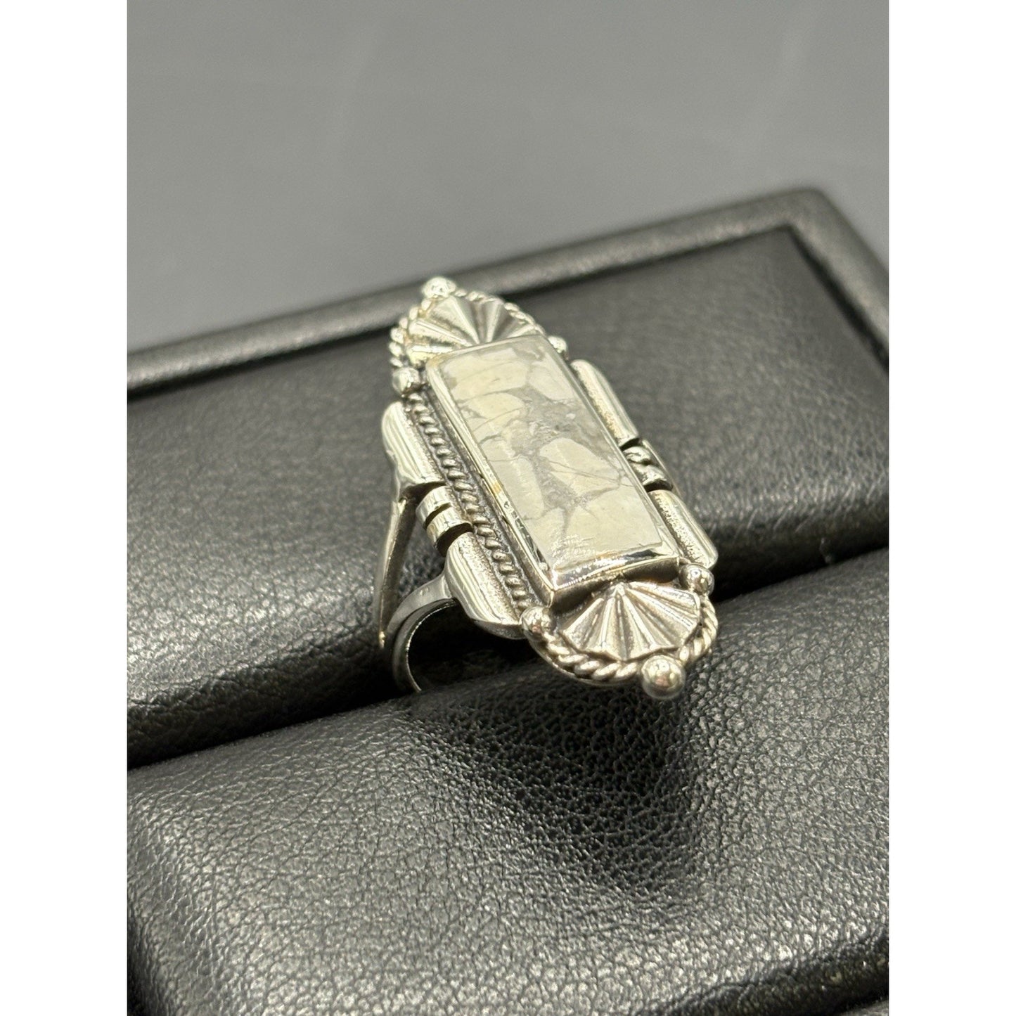 New Condition White Buffalo Sterling Silver Ring Size 6