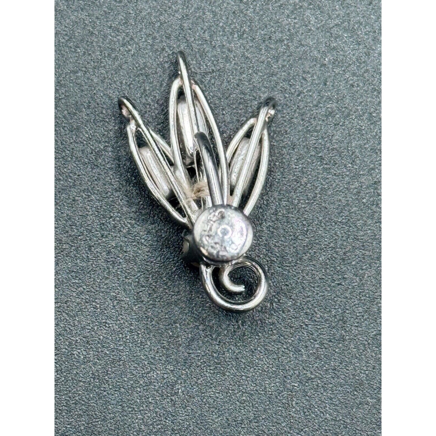 Vintage Sterling Silver Pearl Rhinestone Screw back Earrings M10