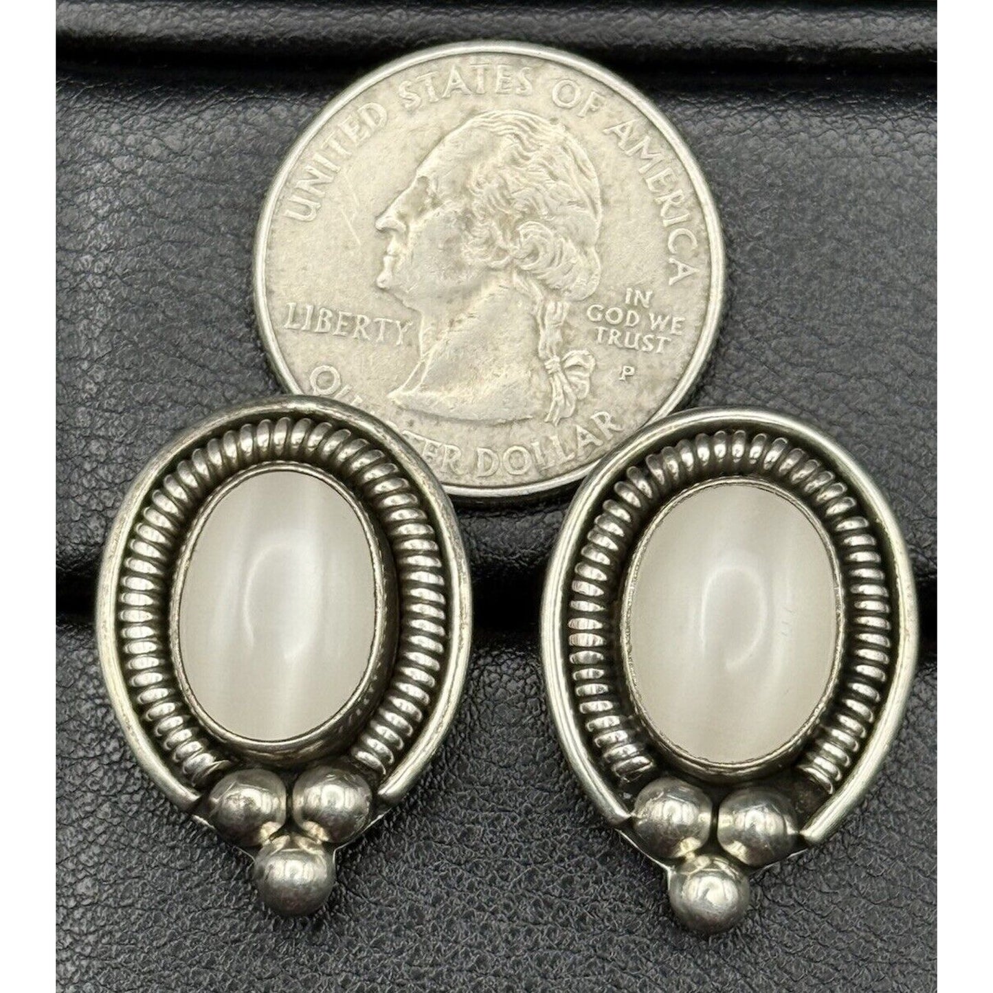 ATI Sterling Silver Cats Eye Glass Earrings 925 Mexico N11