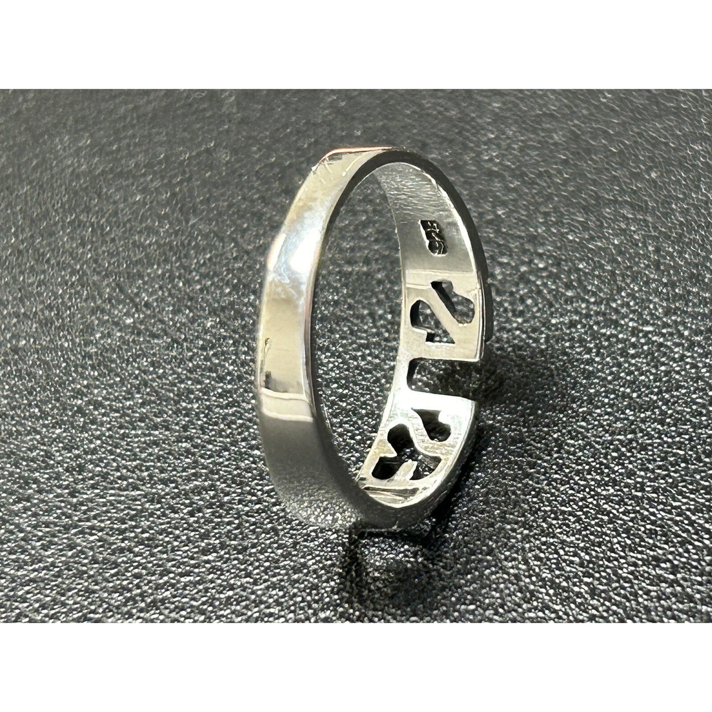 New Condition “Jesus” Ring Size 7.00 925 Band