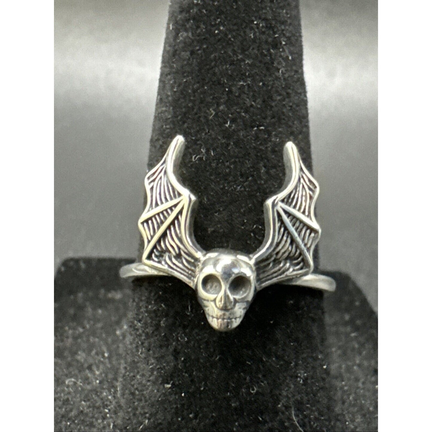 New Condition Sterling Silver Bat Skull Ring Size 7