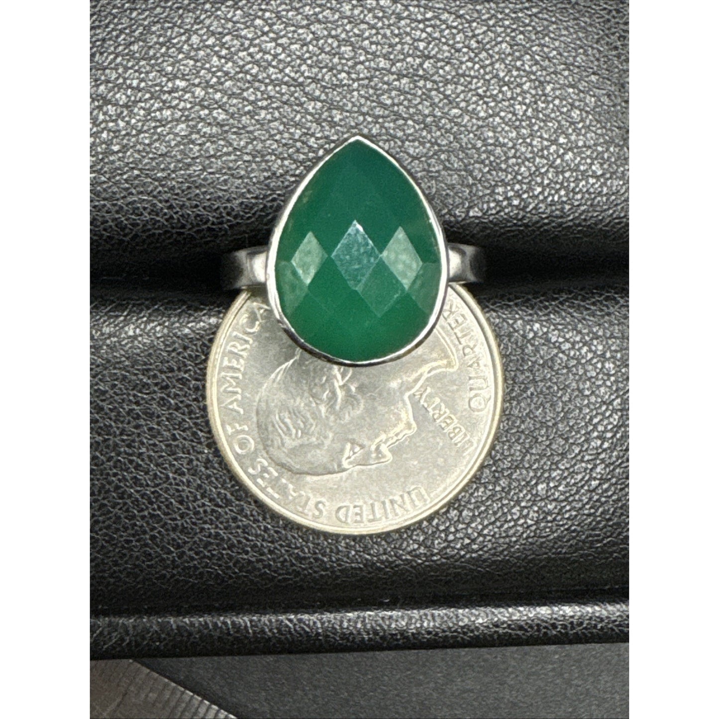 EUC Sterling Silver Green Chalcedony Pear Ring Size 9.75 U2