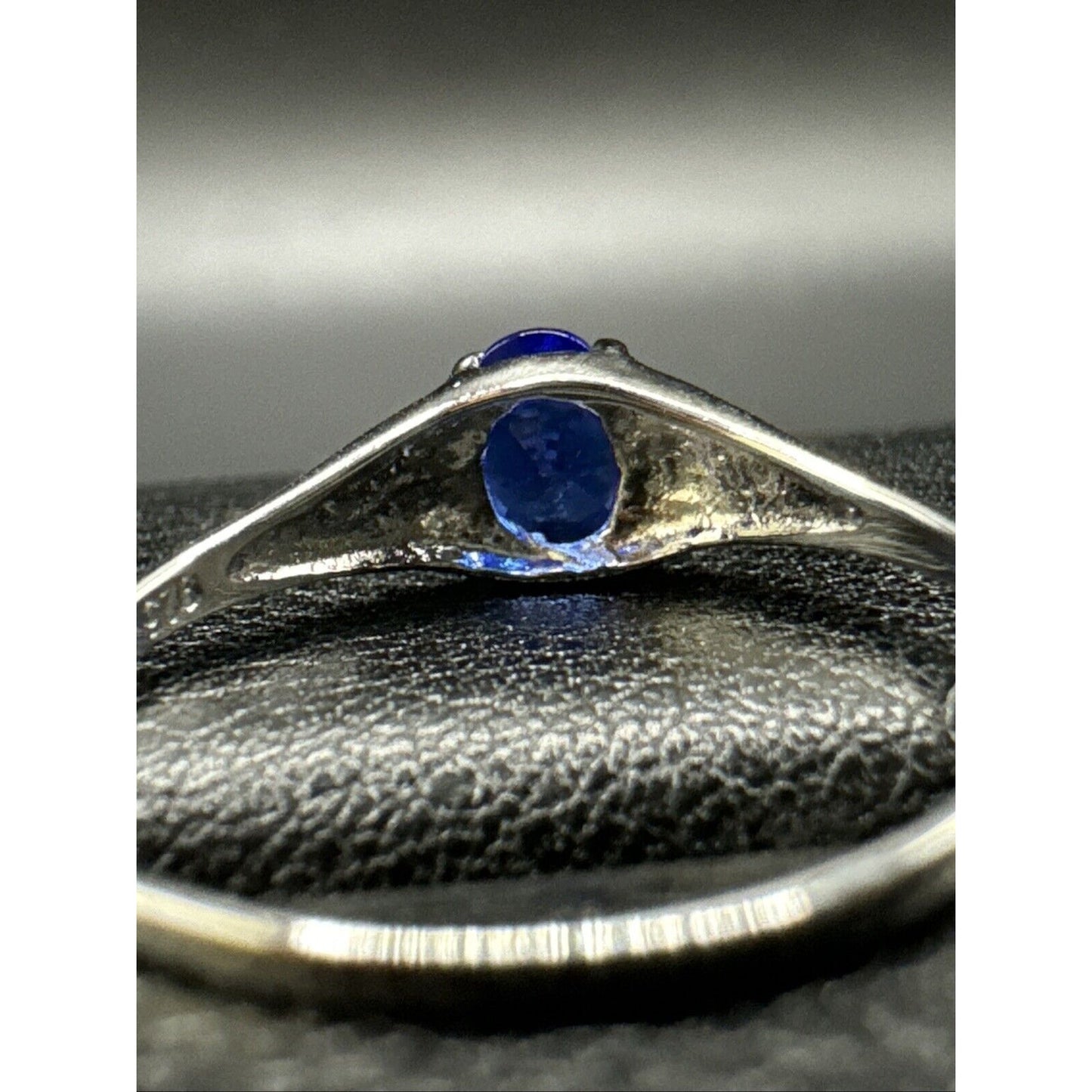 New Condition Sterling Silver Lab Created Sapphire Dainty Ring 925 Size 7