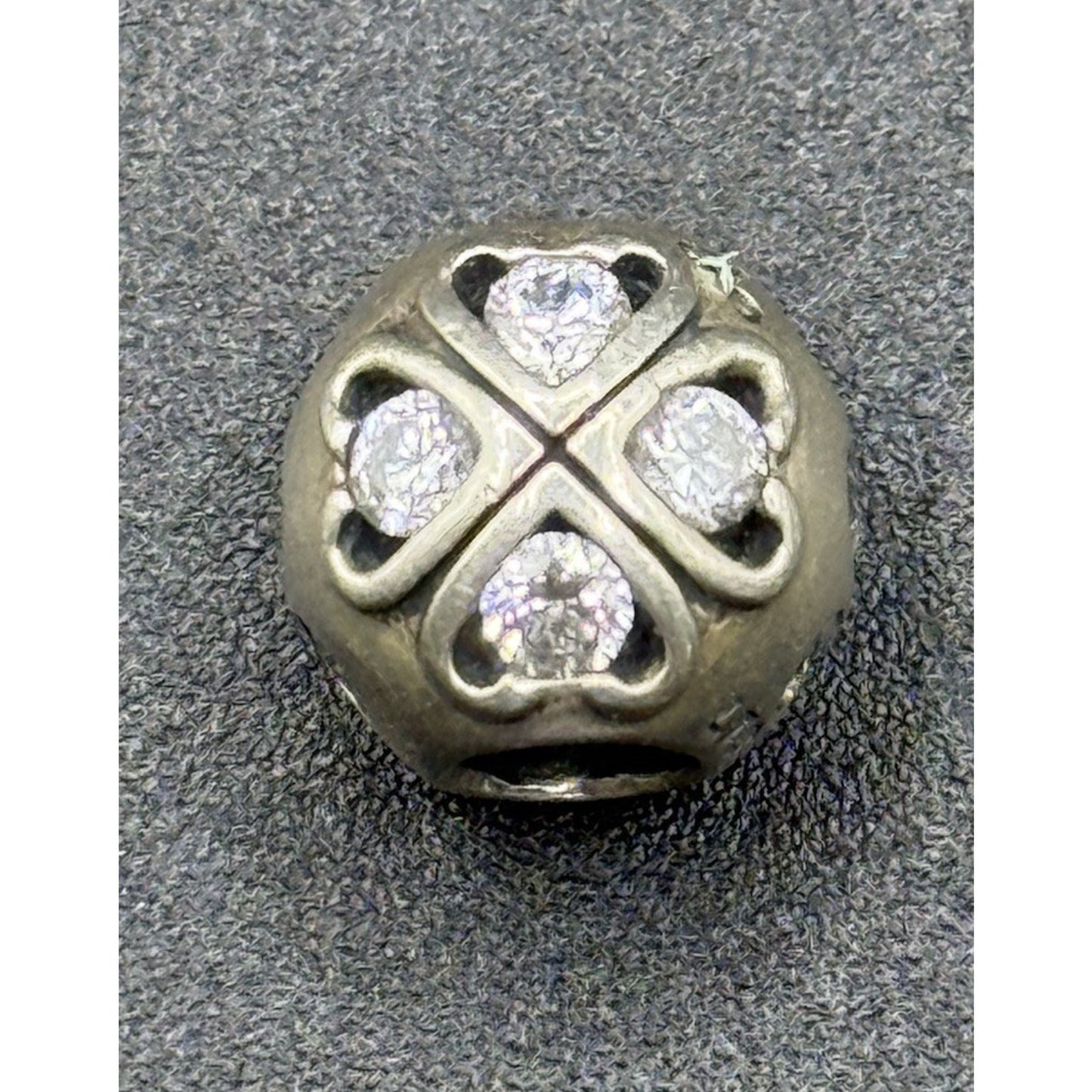 Camilla Sterling Silver Retired 2011 LTD Cubic Zirconia Snowflake Charm P18