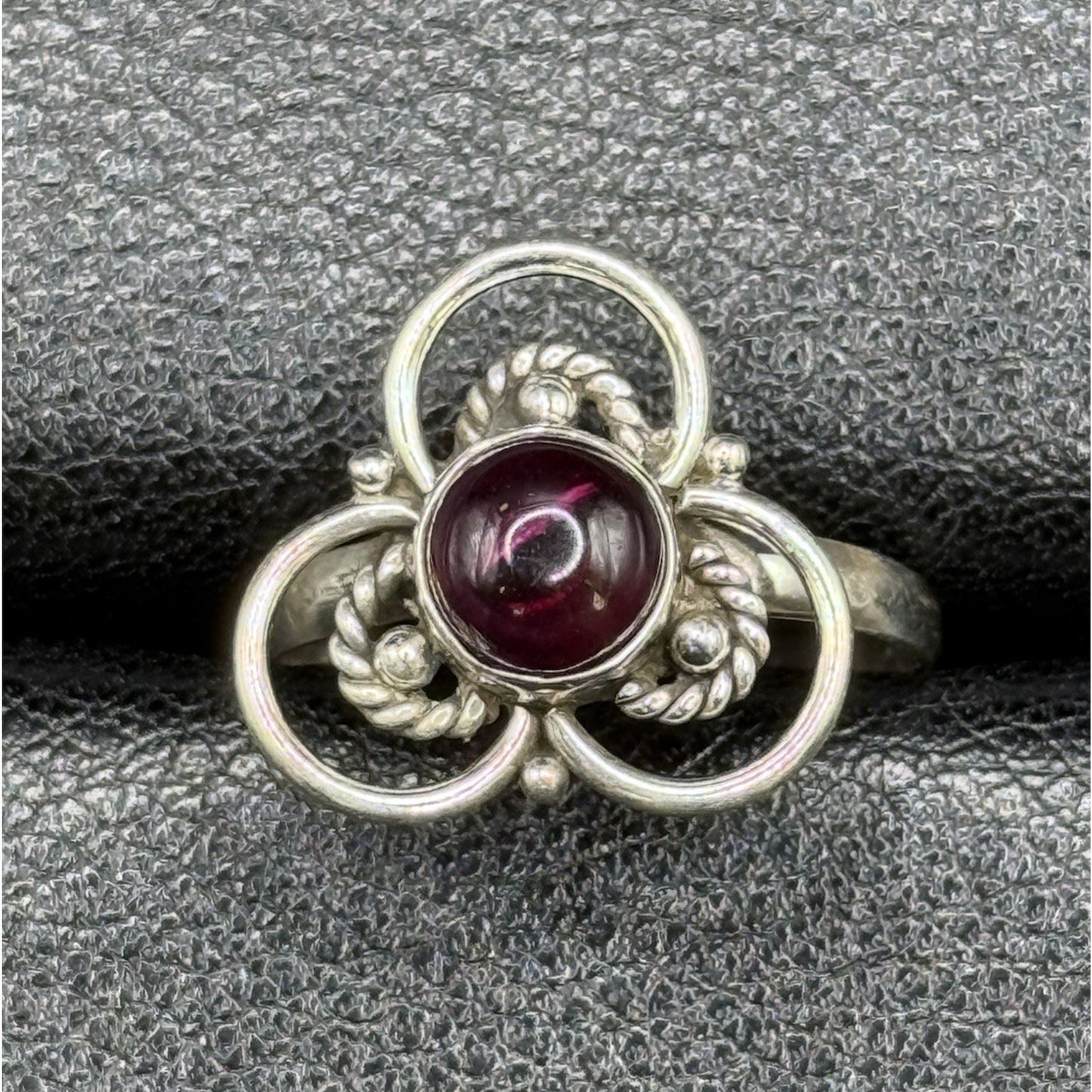 EUC Sterling Silver Genuine Rhodolite Garnet Ring Size 6.00 Q7