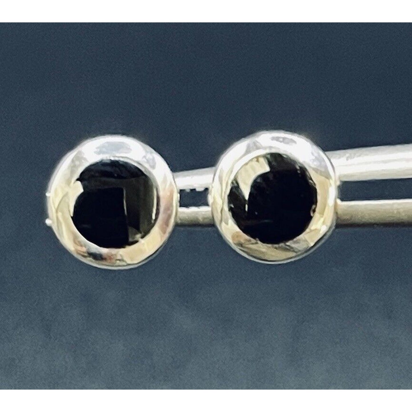 New Condition Sterling Silver 7MM Onyx Stud Plain Earrings