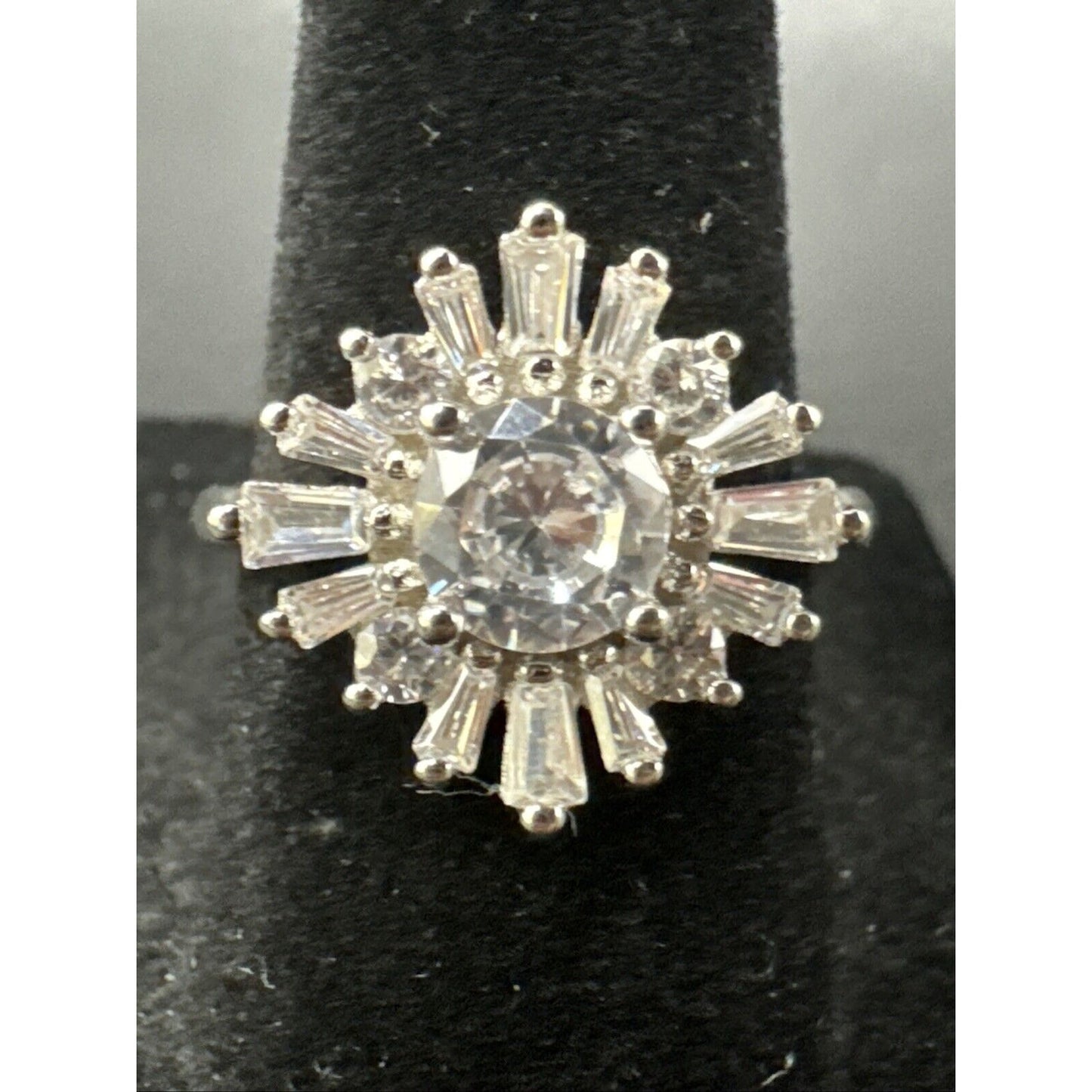 New Condition Sterling Silver Tapered Baguette CZ Starburst Ring 925 Size 7