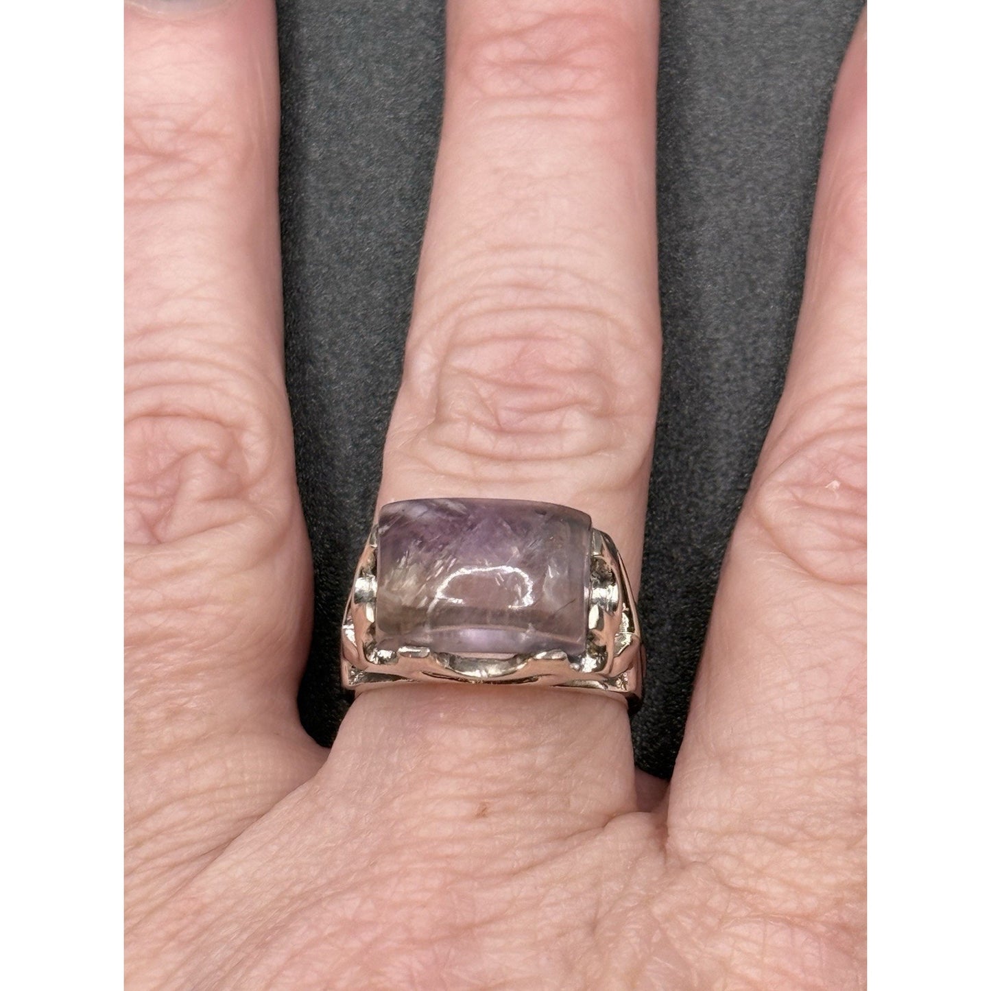 Excellent Used Condition Sterling Silver Amethyst Cab Ring Size 8.00 P19