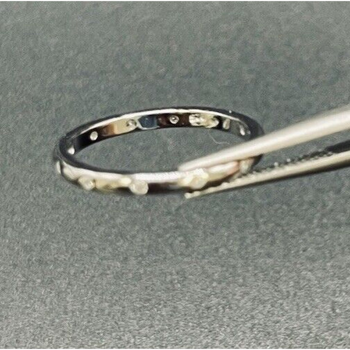 New Condition Sterling Silver Cubic Zirconia 2MM Flush Set Band Ring Size 6.50