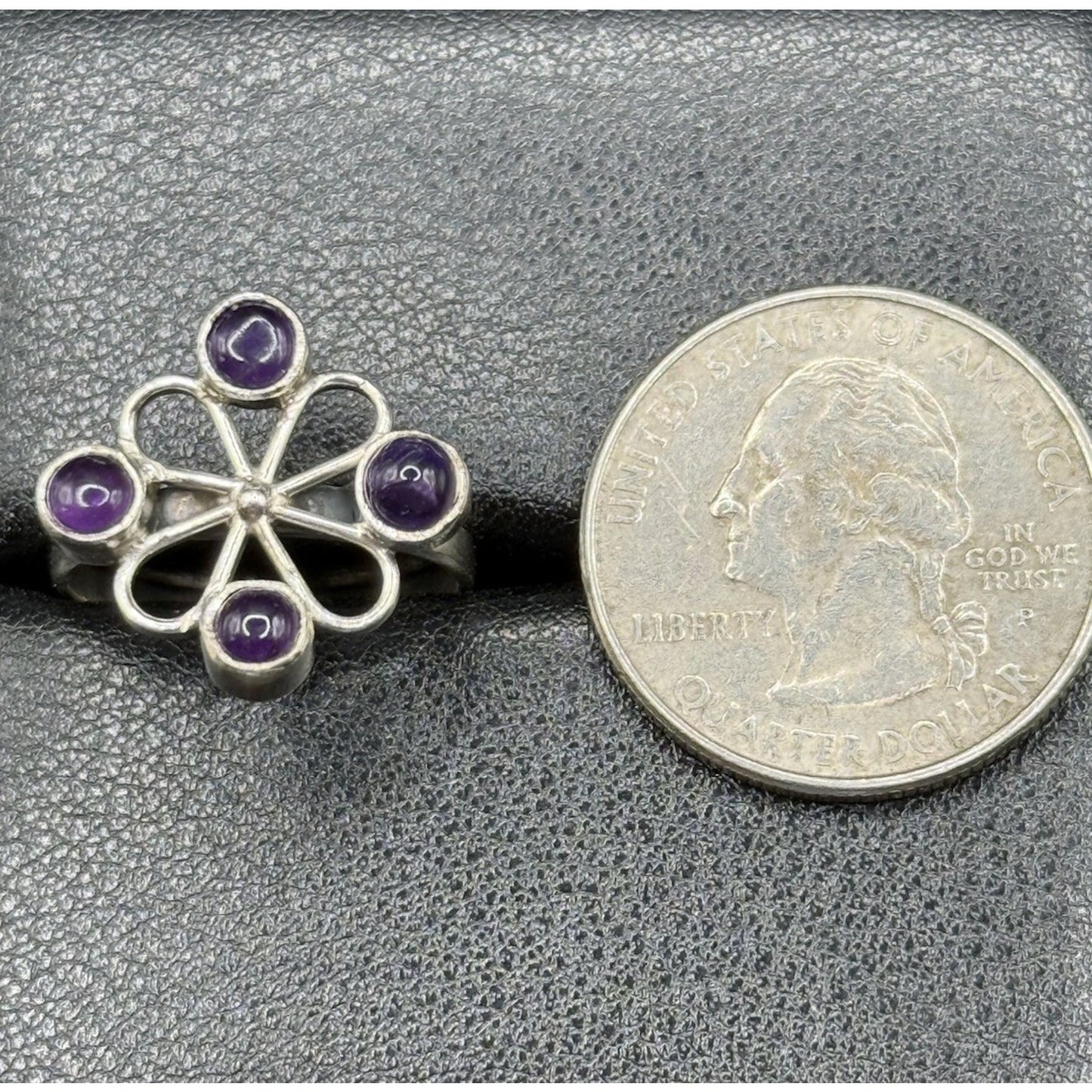 New Condition Sterling Silver Genuine Amethyst Ring Size 7.00 P19