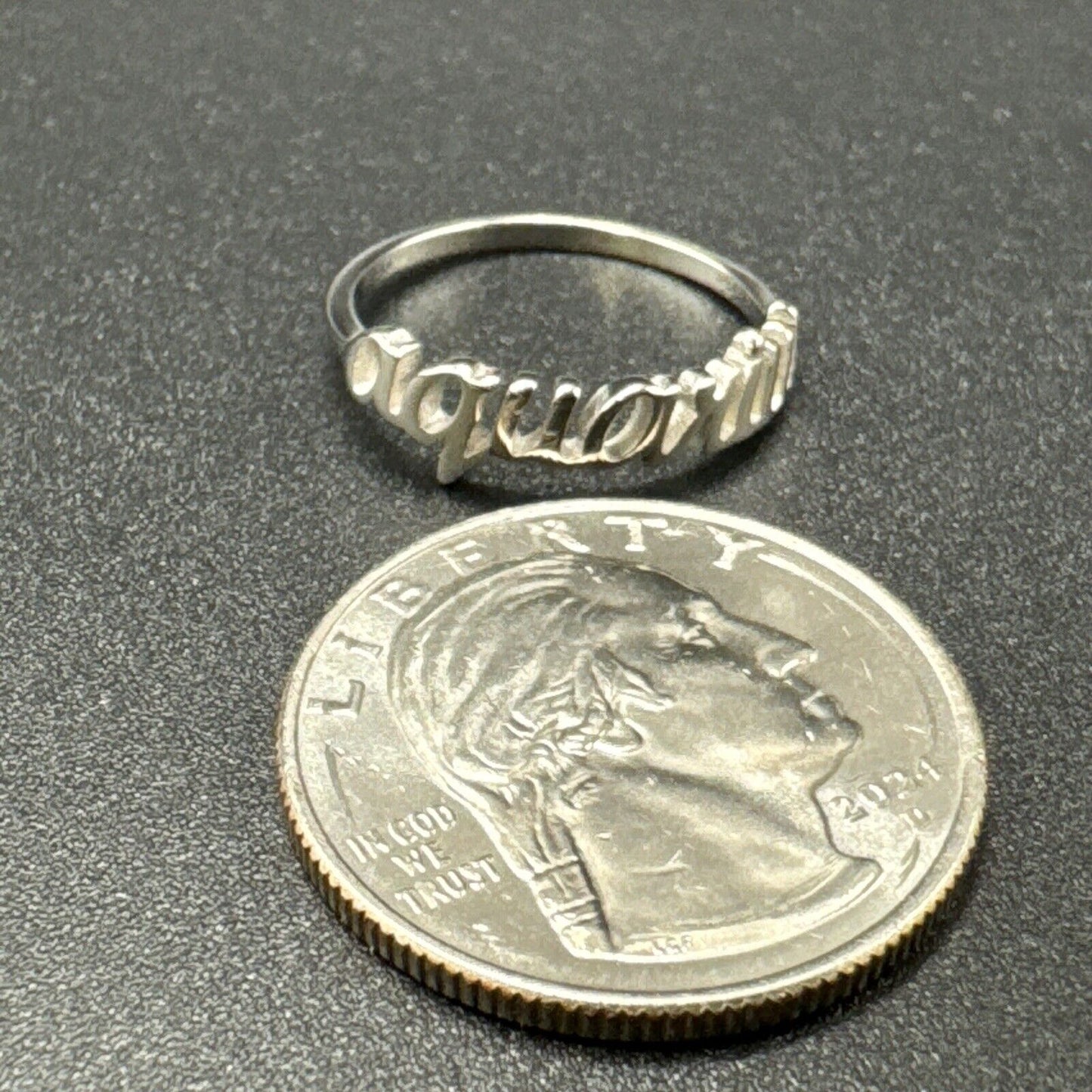 New Condition Sterling Silver Aquarius Zodiac Ring 925 Size 7