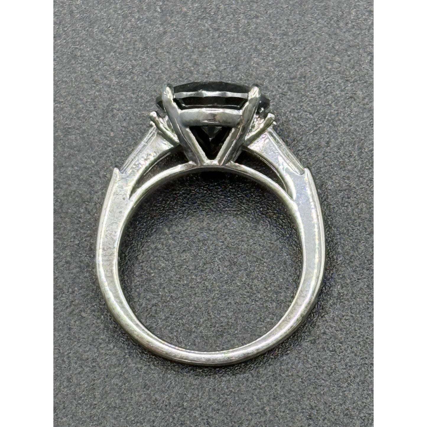 New Condition Sterling Silver Black 5 carat Moissanite Ring Size 7.00 GRA P18
