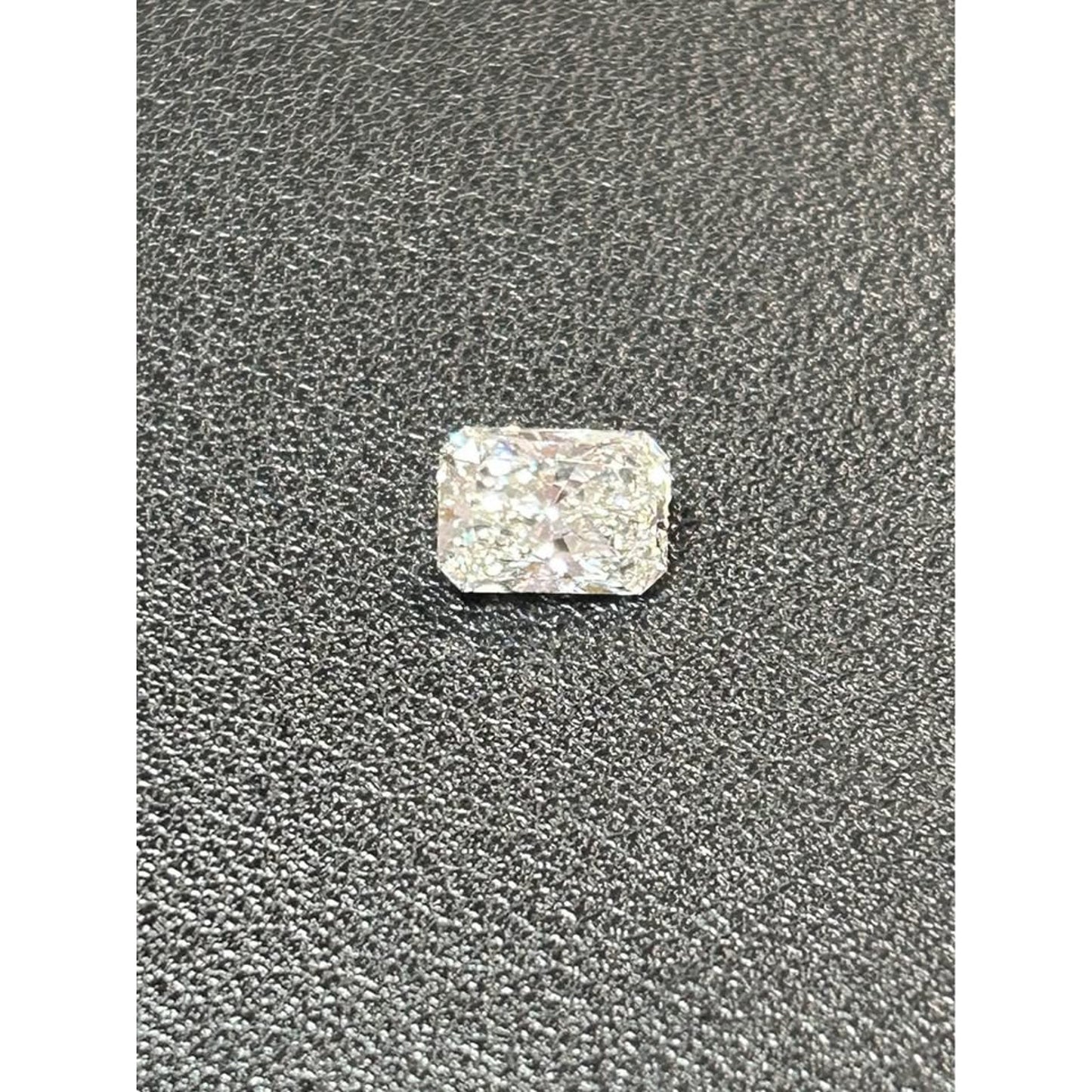 Loose 2.08 carat Lab Grown Diamond Radiant Cut F Color VS1 clarity IGI
