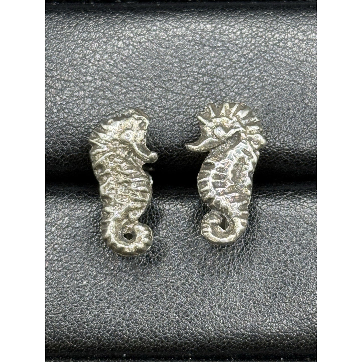 Vintage Sterling Silver Seahorse Screw back Earrings No Post Q7