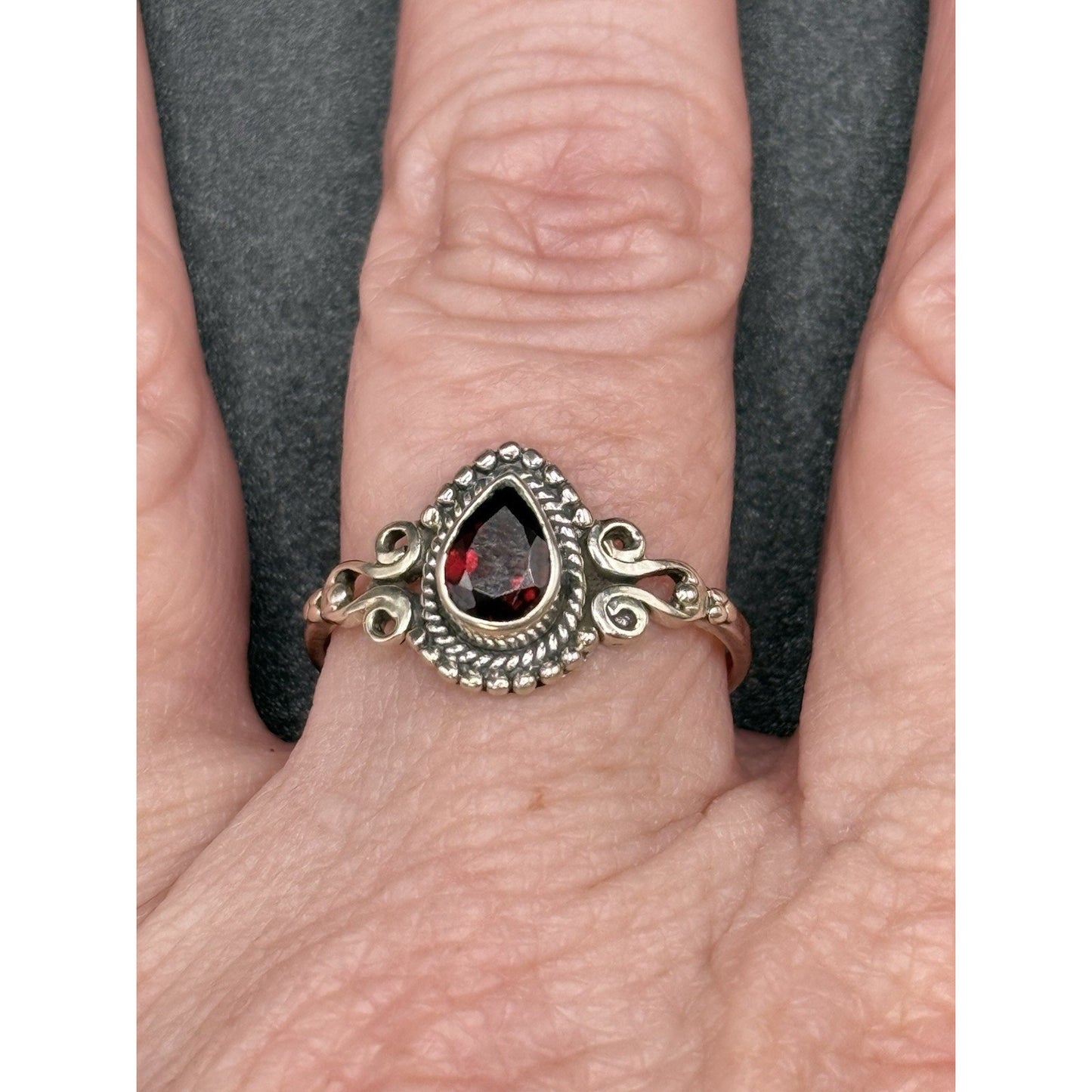 EUC Sterling Silver Genuine Ruby Tear Drop Ring Size 10.00 925 Q21