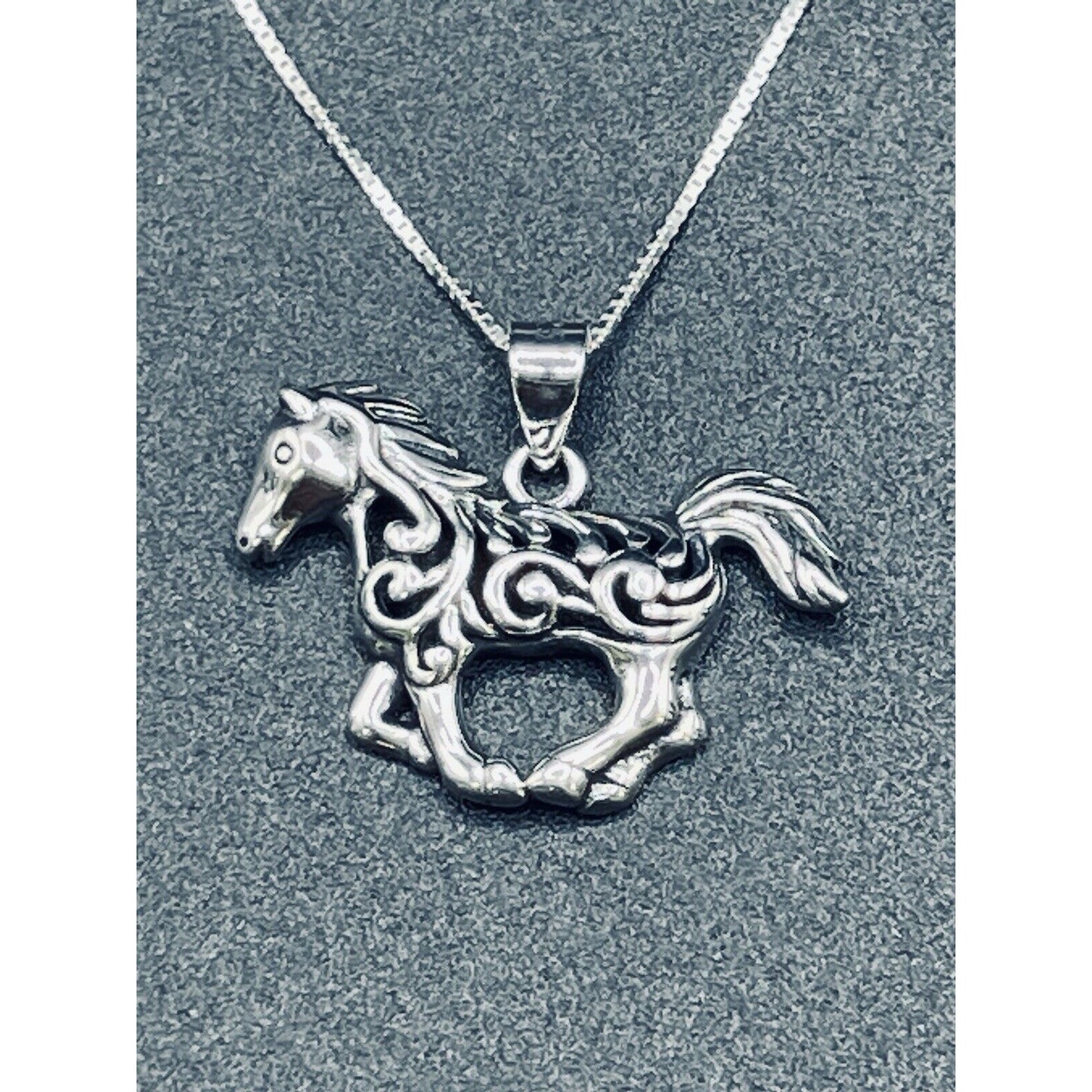 18” New Condition Horse Pendant Necklace Box Chain 925