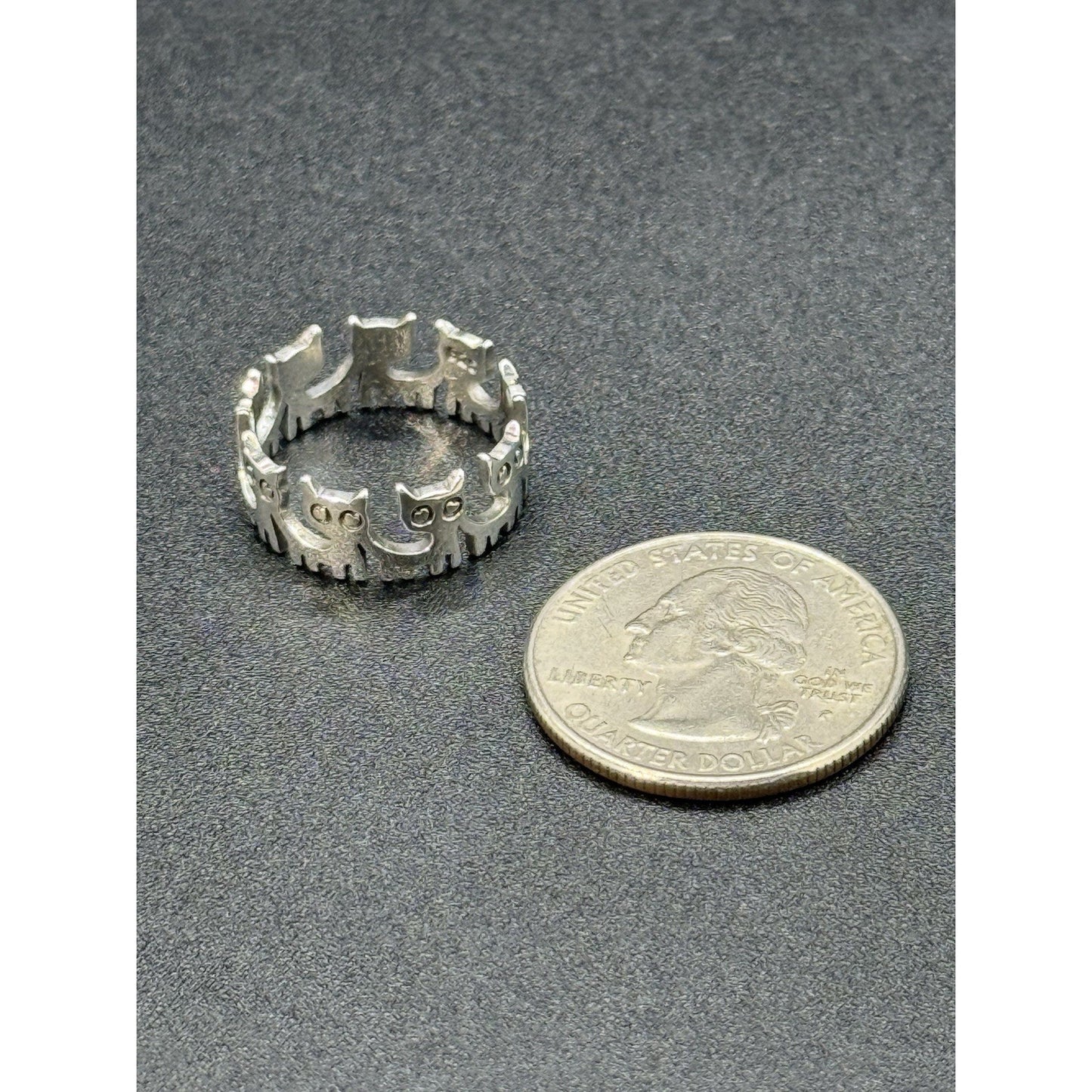 New Condition Sterling Silver Cats Band Ring Size 5.50 925