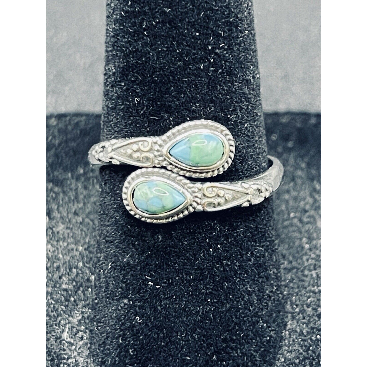 New Condition Sterling Silver Turquoise Bypass Ring Size 7.00 I16