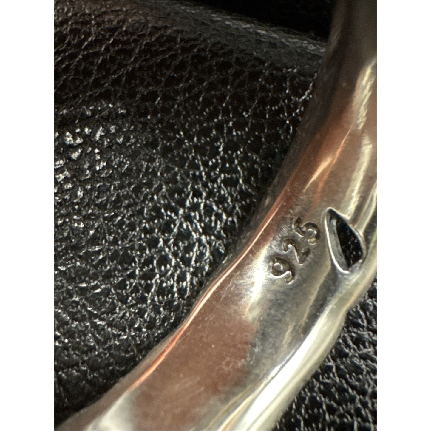 New Condition Sterling Silver Onyx Feather Ring 925 Size 7