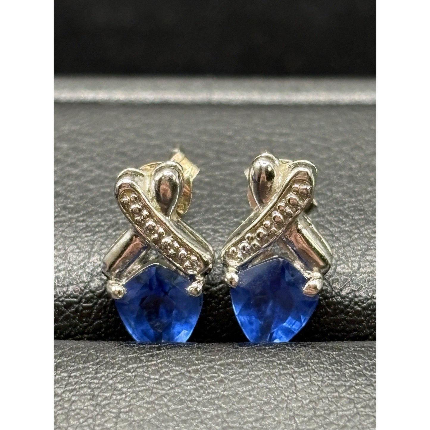 Sterling Silver Blue Cubic Zirconia Stud Earrings 925 W25