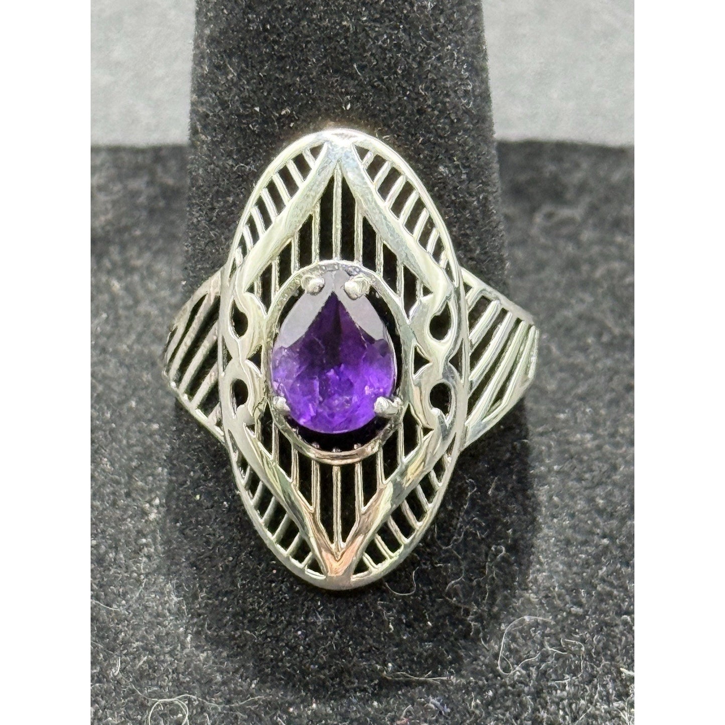 New Condition Sterling Silver Genuine Pear Amethyst Ring Size 9.00 925 P20