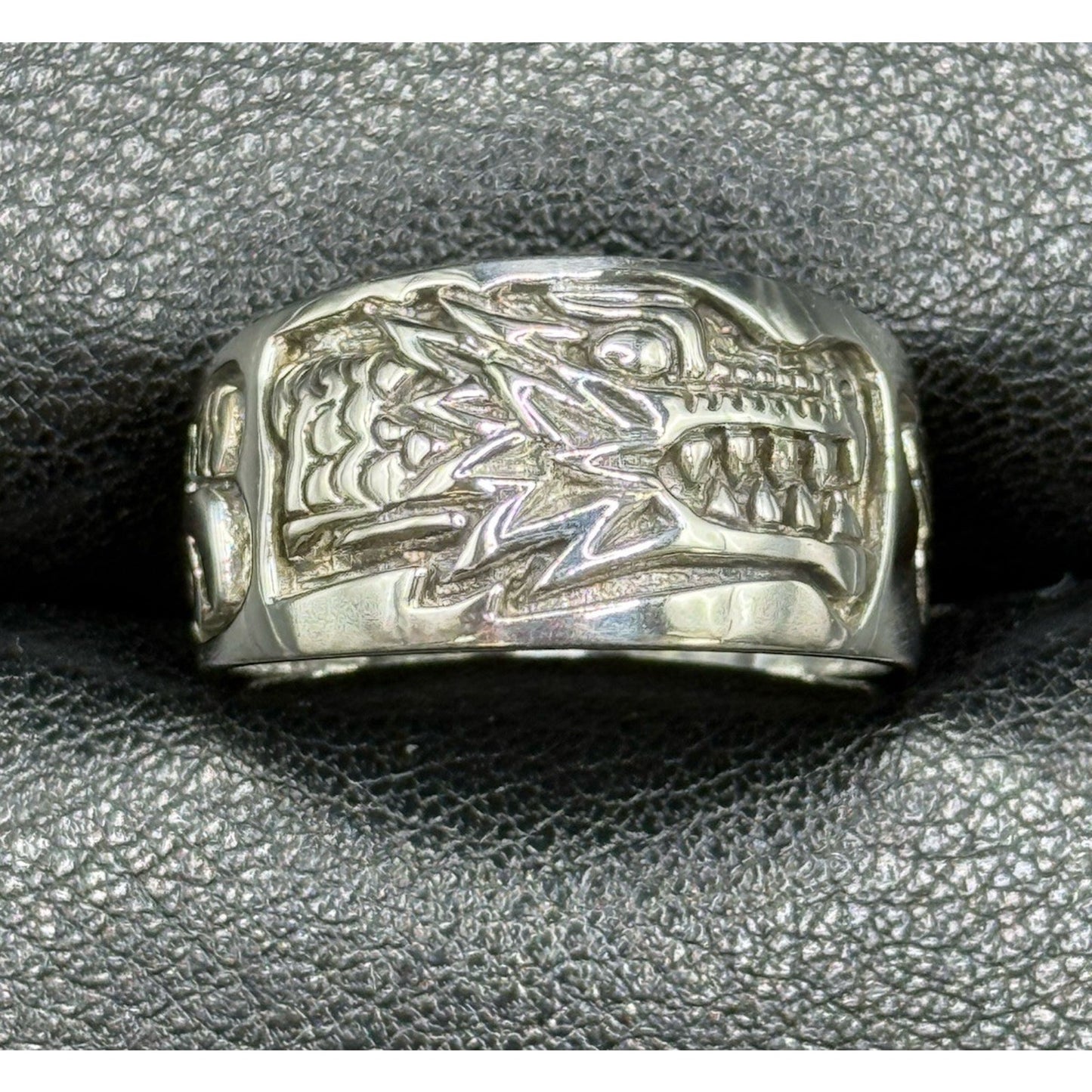 New Condition Sterling Silver Dragon Band Ring Size 10.00