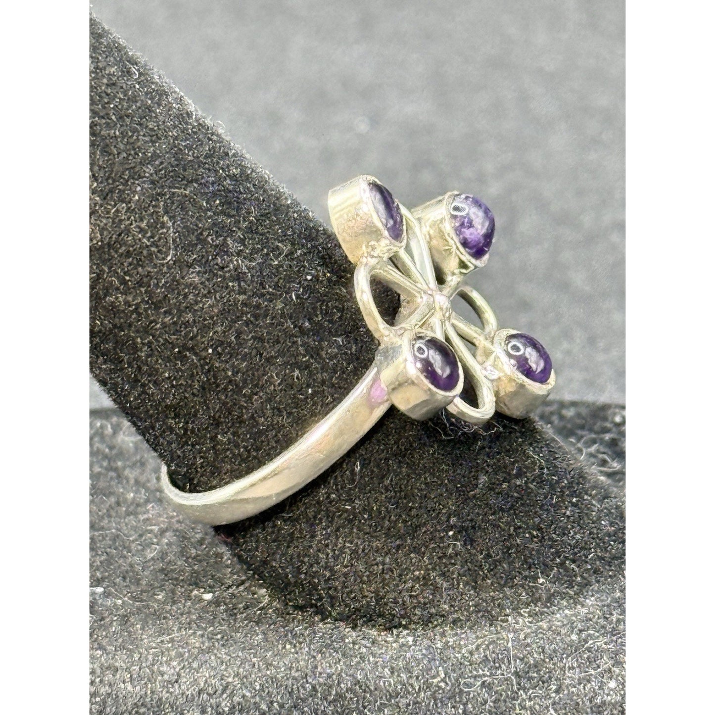 New Condition Sterling Silver Genuine Amethyst Ring Size 7.00 P19