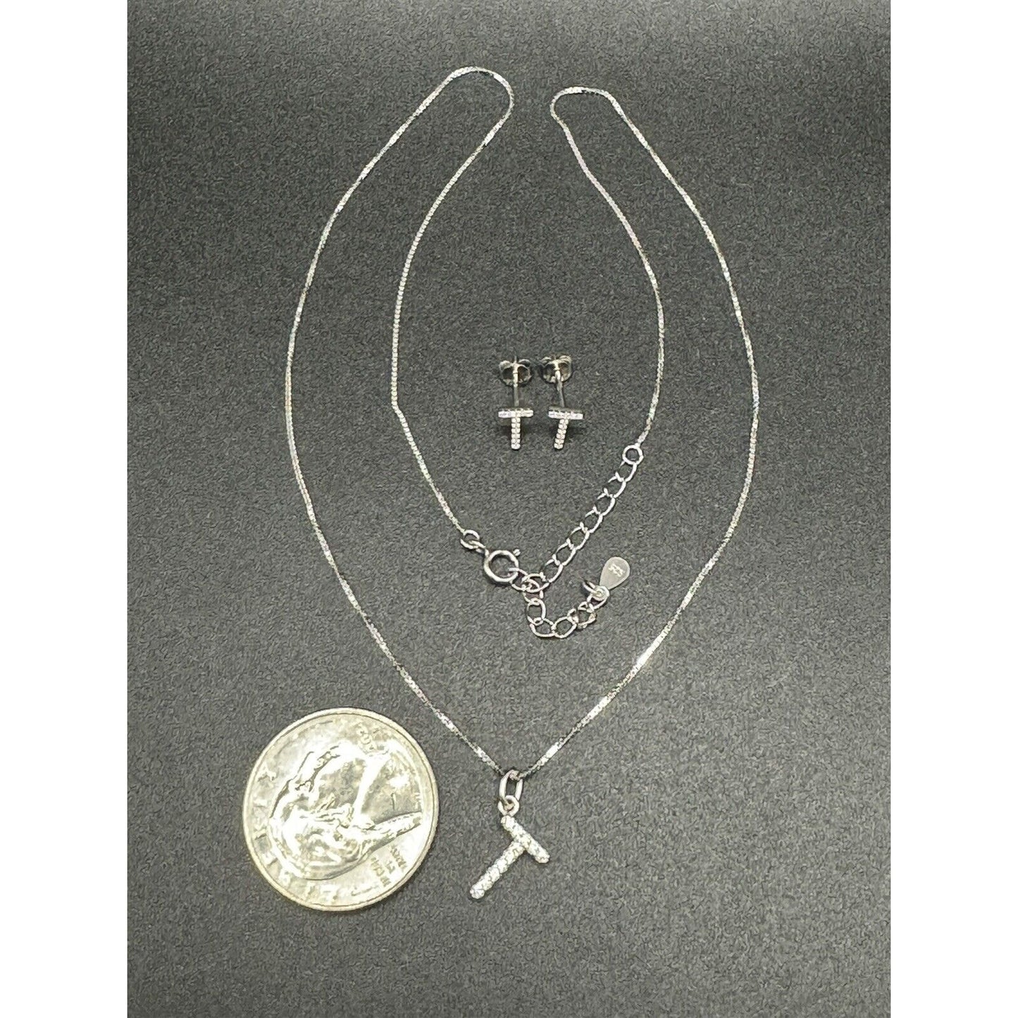 New Condition Sterling Silver Cubic Zirconia Letter “T” Pendant Necklace 925