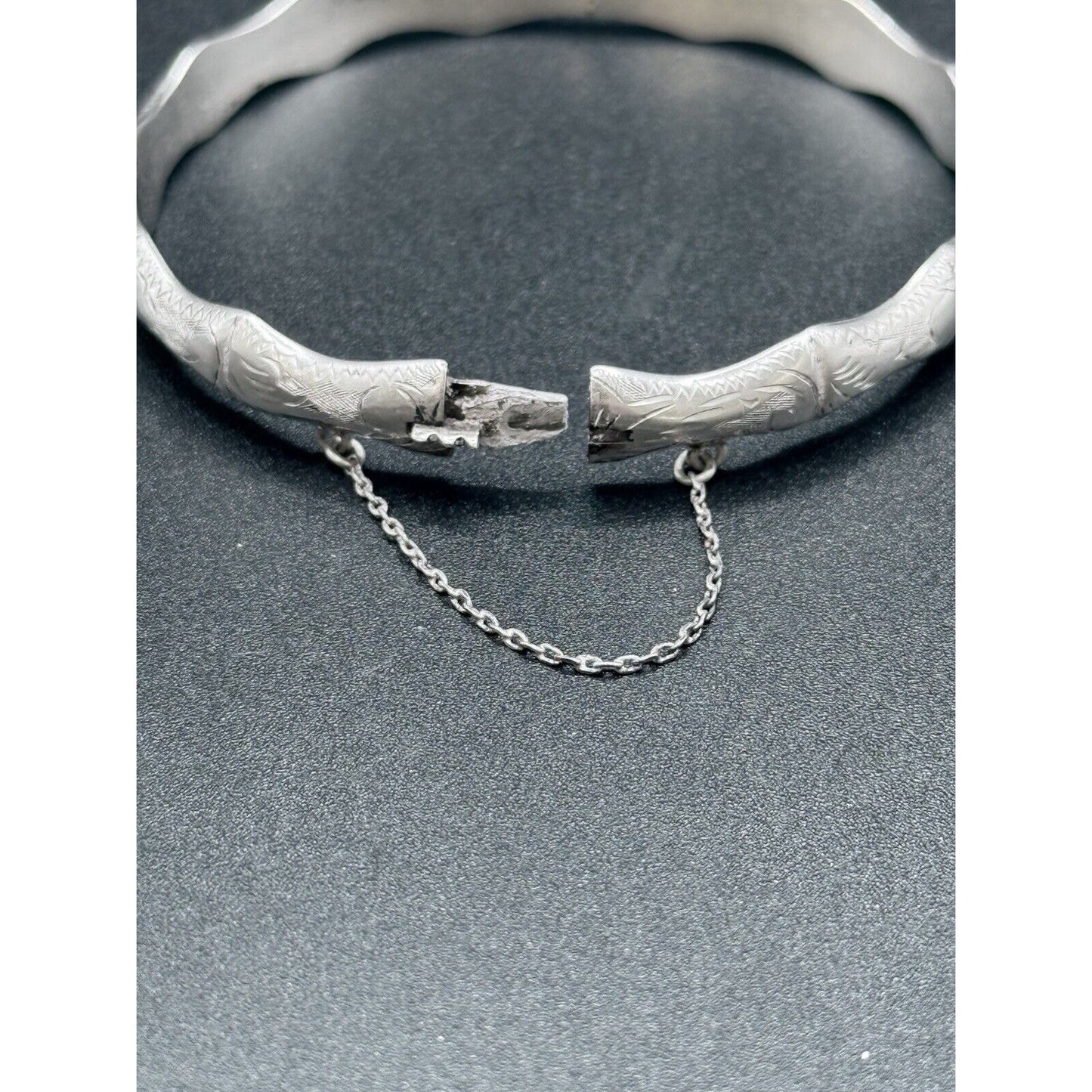 Vintage Sterling Silver Scalloped Hinged Bangle 925 12 Grams M27
