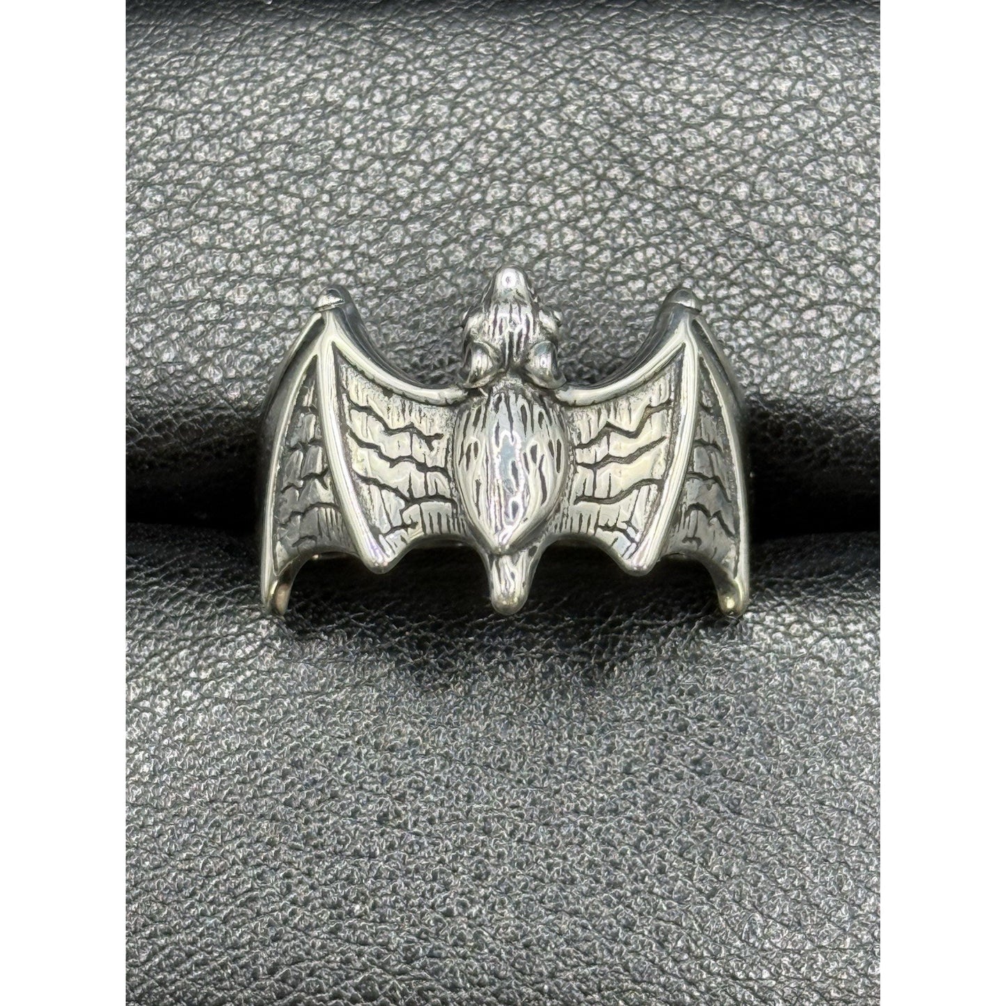 New Condition Sterling Silver Gents Bat Ring Size 10.00