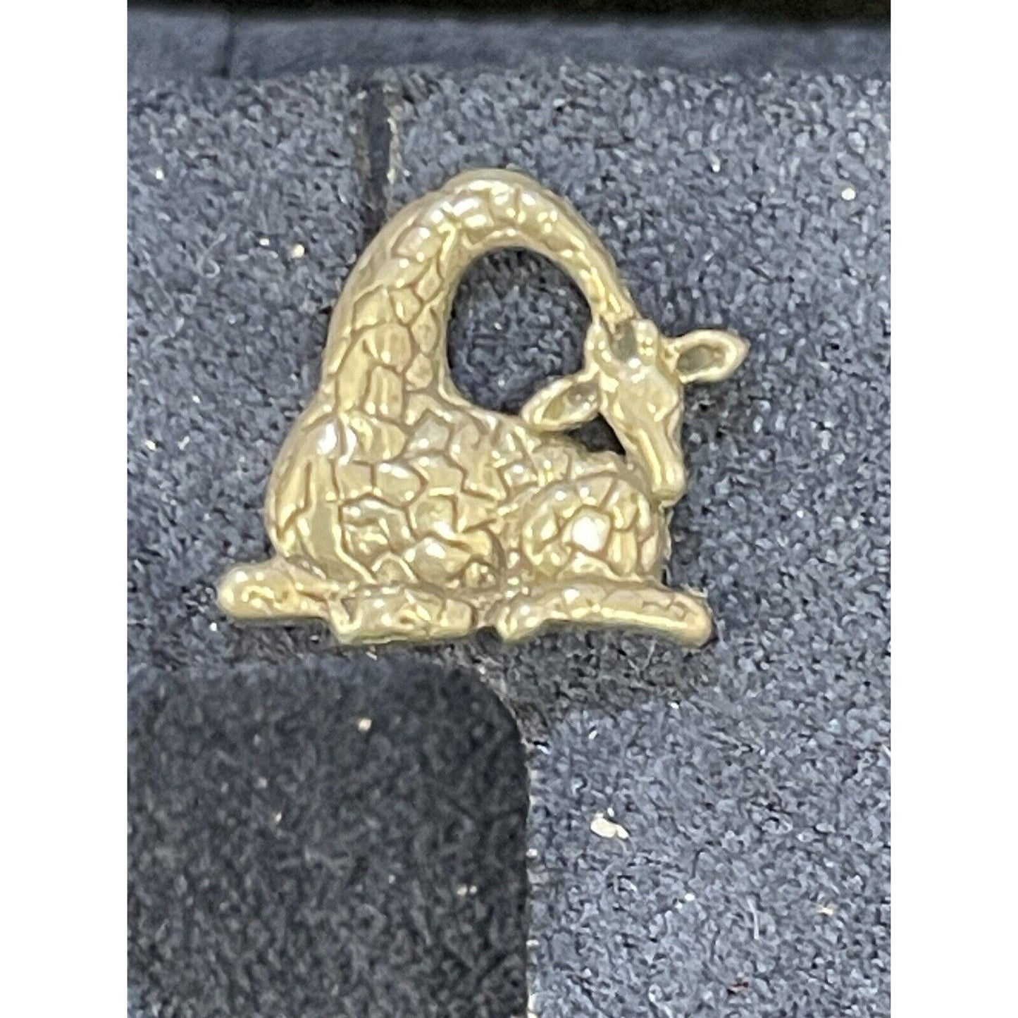 Adorable Giraffe Laying Down Sterling Silver Stud Earrings 925 P20