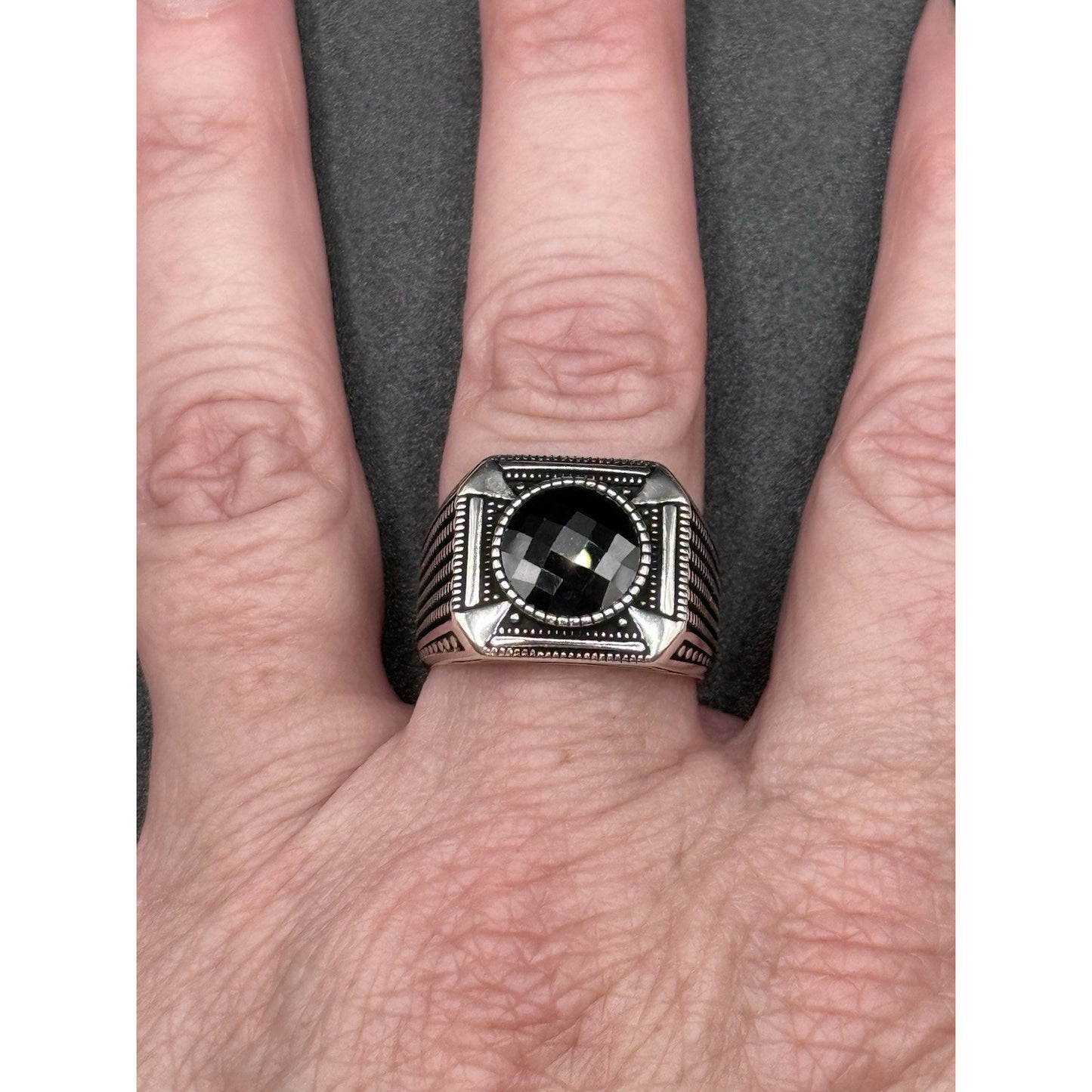 New Condition Sterling Silver Heavy Faceted Onyx Gents Ring Size 10.00