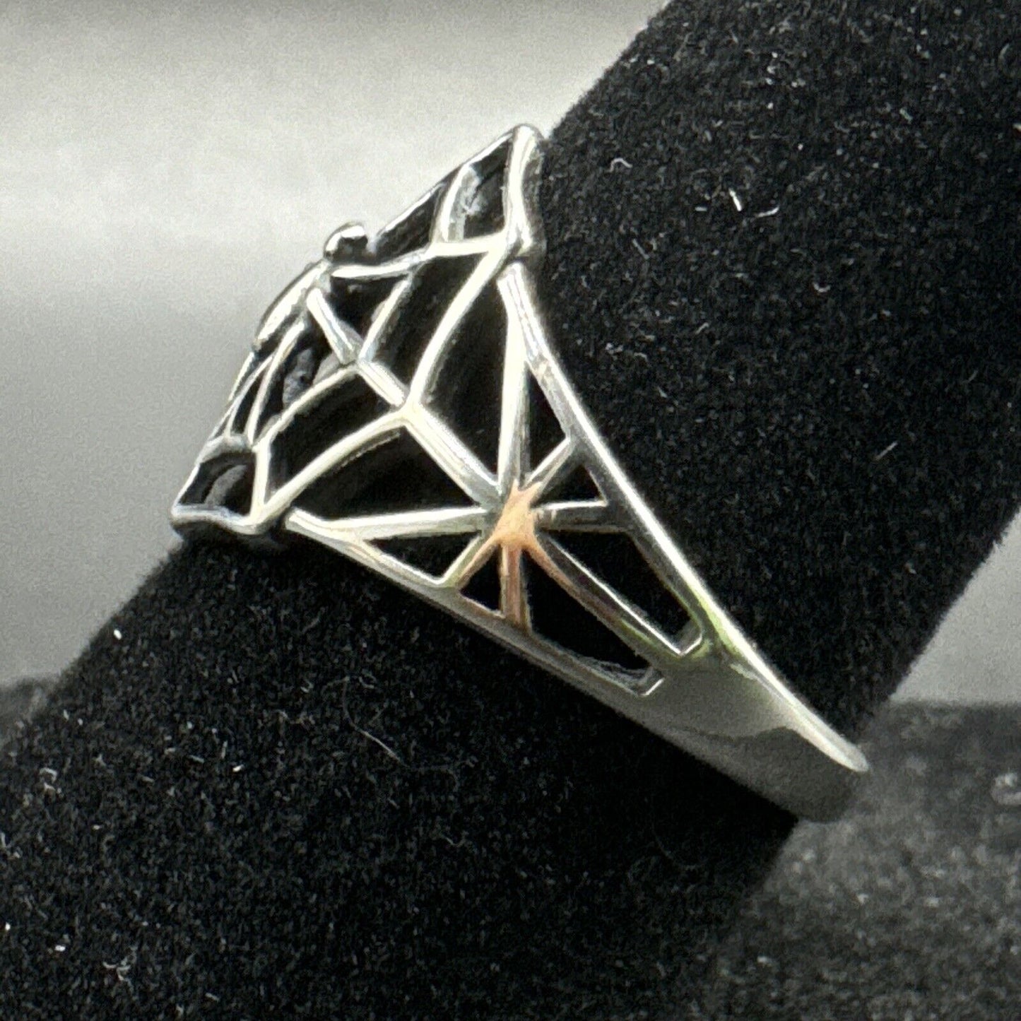 New Condition Sterling Silver Spider Web Ring 925 Size 7