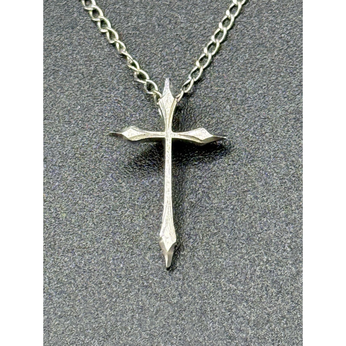16” Vintage Sterling Silver Dainty Cross Pendant Necklace 925 P11