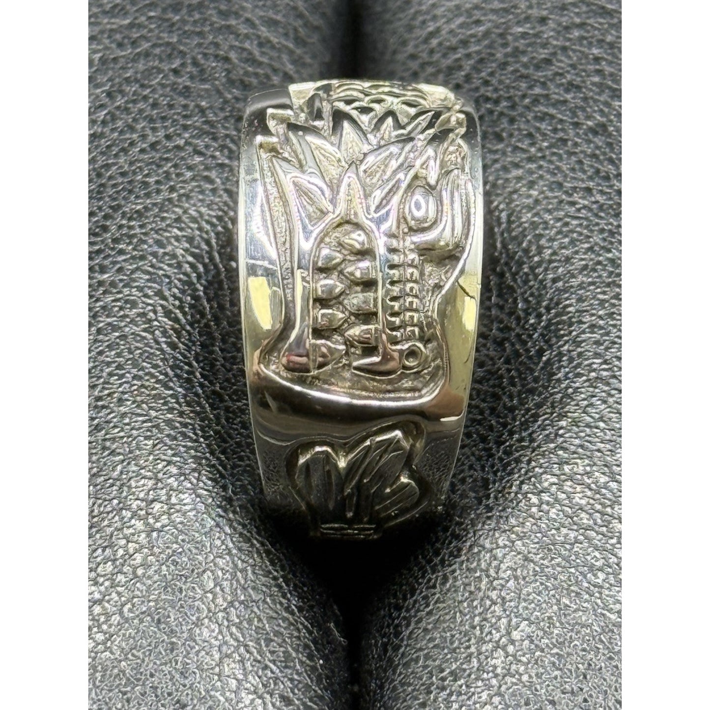 New Condition Sterling Silver Dragon Band Ring Size 10.00