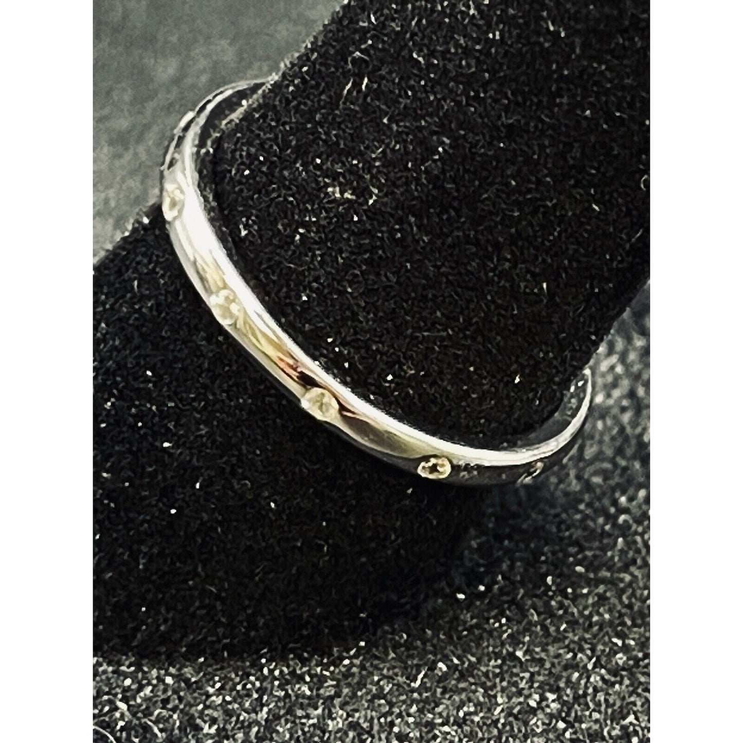 New Condition Sterling Silver Cubic Zirconia 2MM Flush Set Band Ring Size 6.50