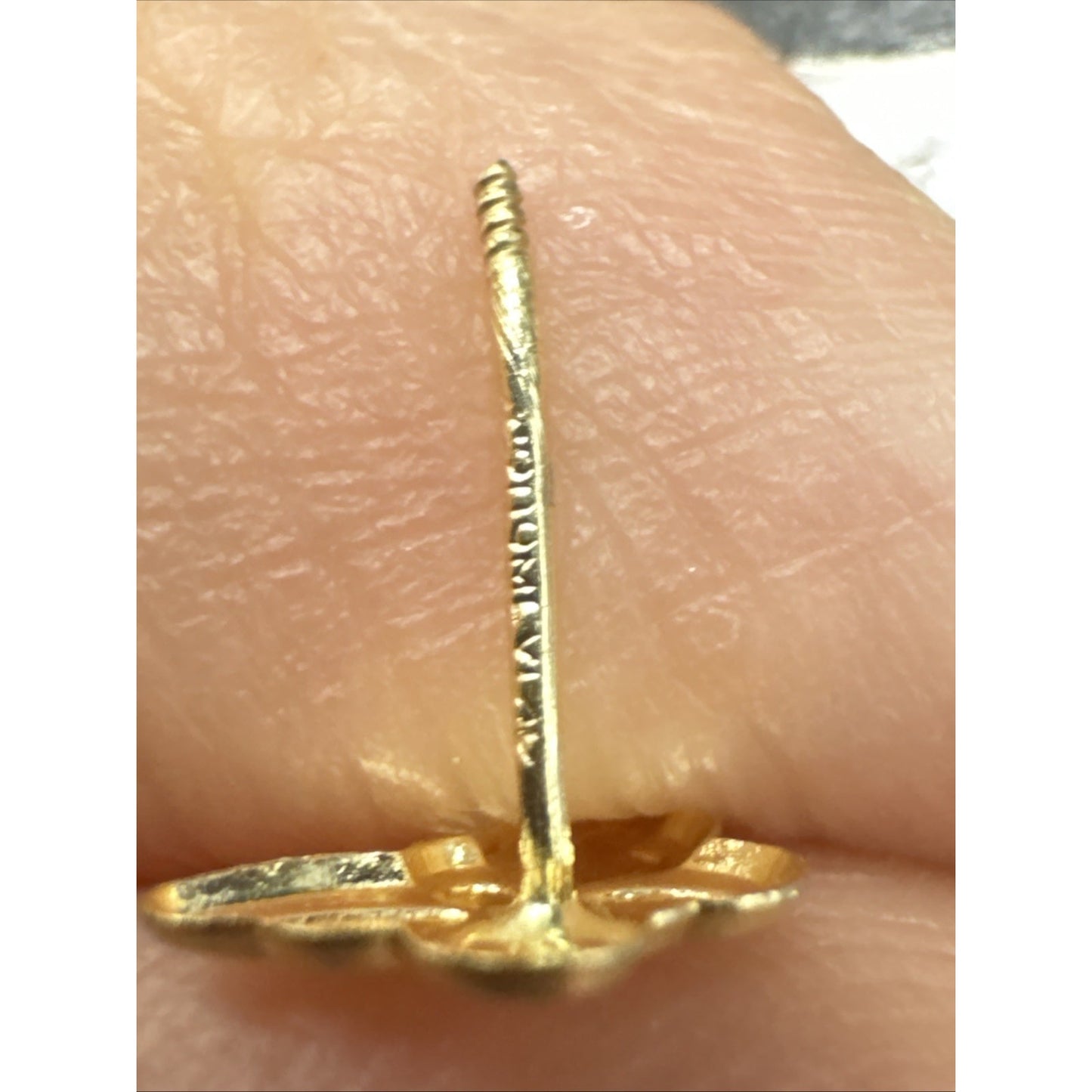 New Condition 14k Yellow Gold Butterfly Stud Earrings