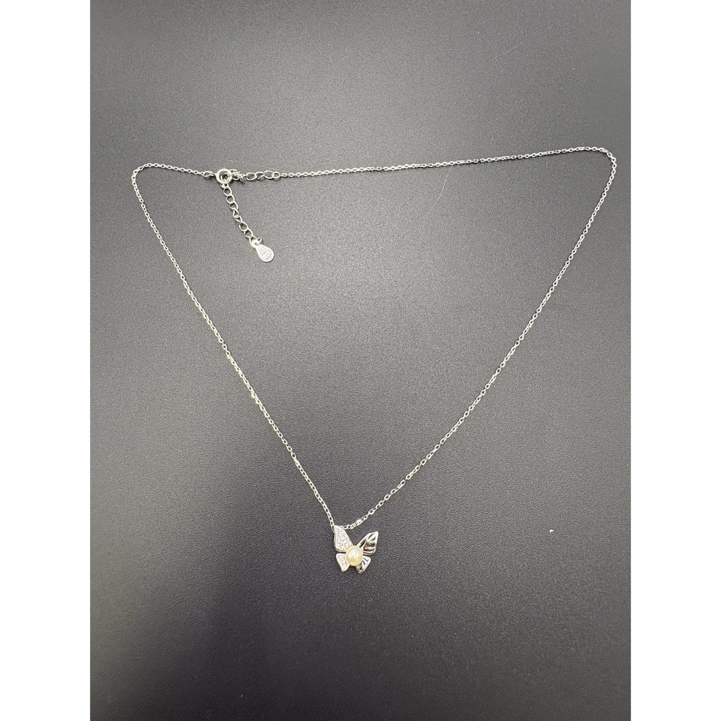 NewCondition SterlingSilver CubicZirconia Butterfly Dainty Pearl Necklace