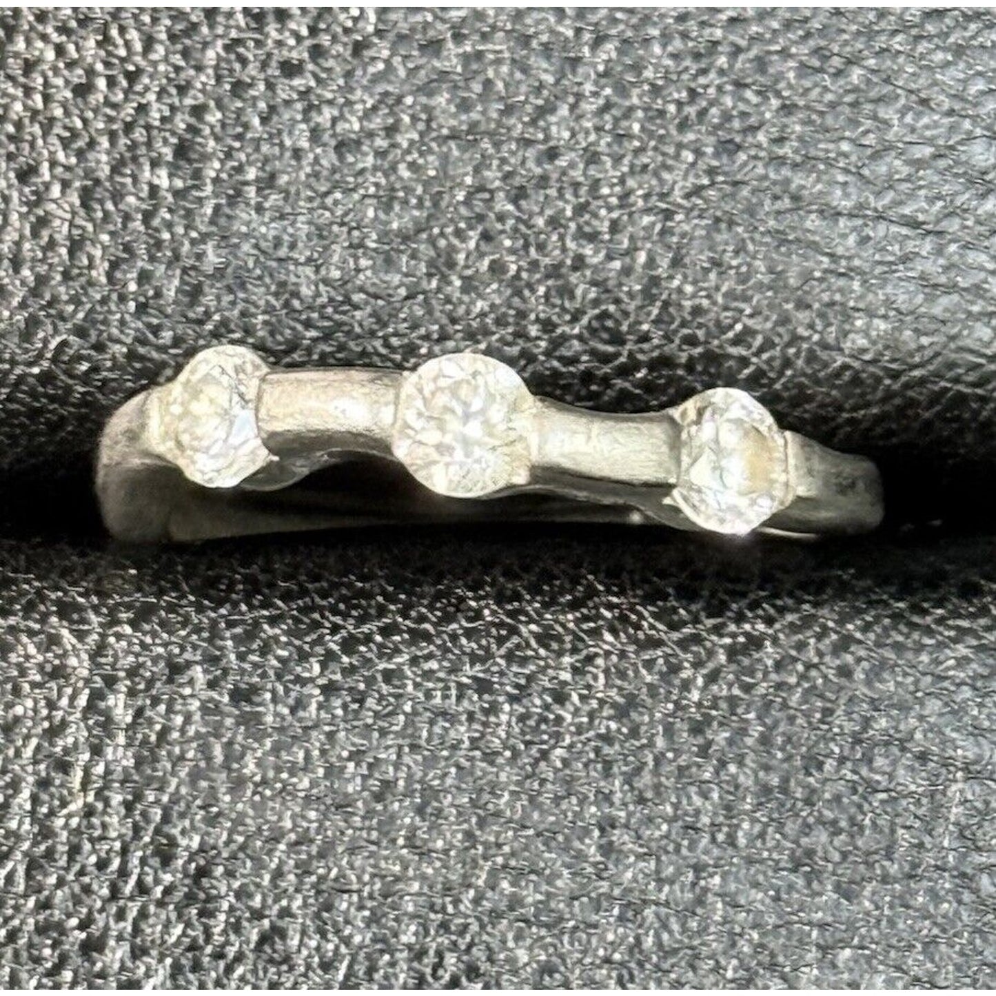 Vintage Sterling Silver Three Cubic Zirconia Band Ring Size 6.00 M29