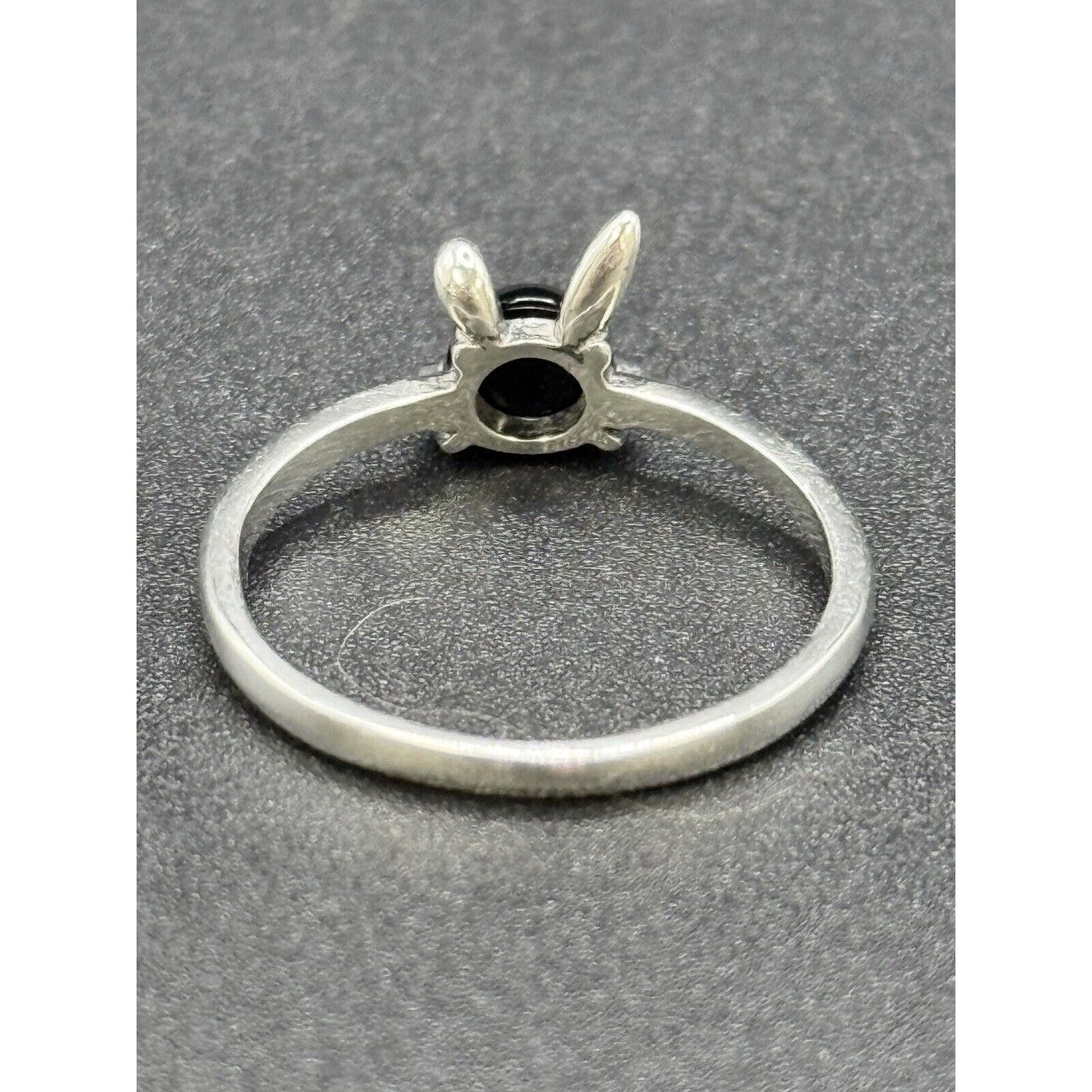 New Condition Sterling Silver Bunny Rabbit Genuine Onyx Ring Size 7.00